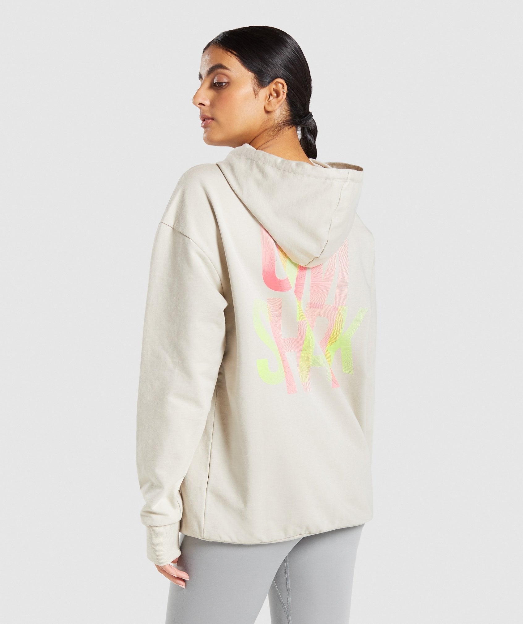 gymshark-strobe-graphic-hoodie-grey