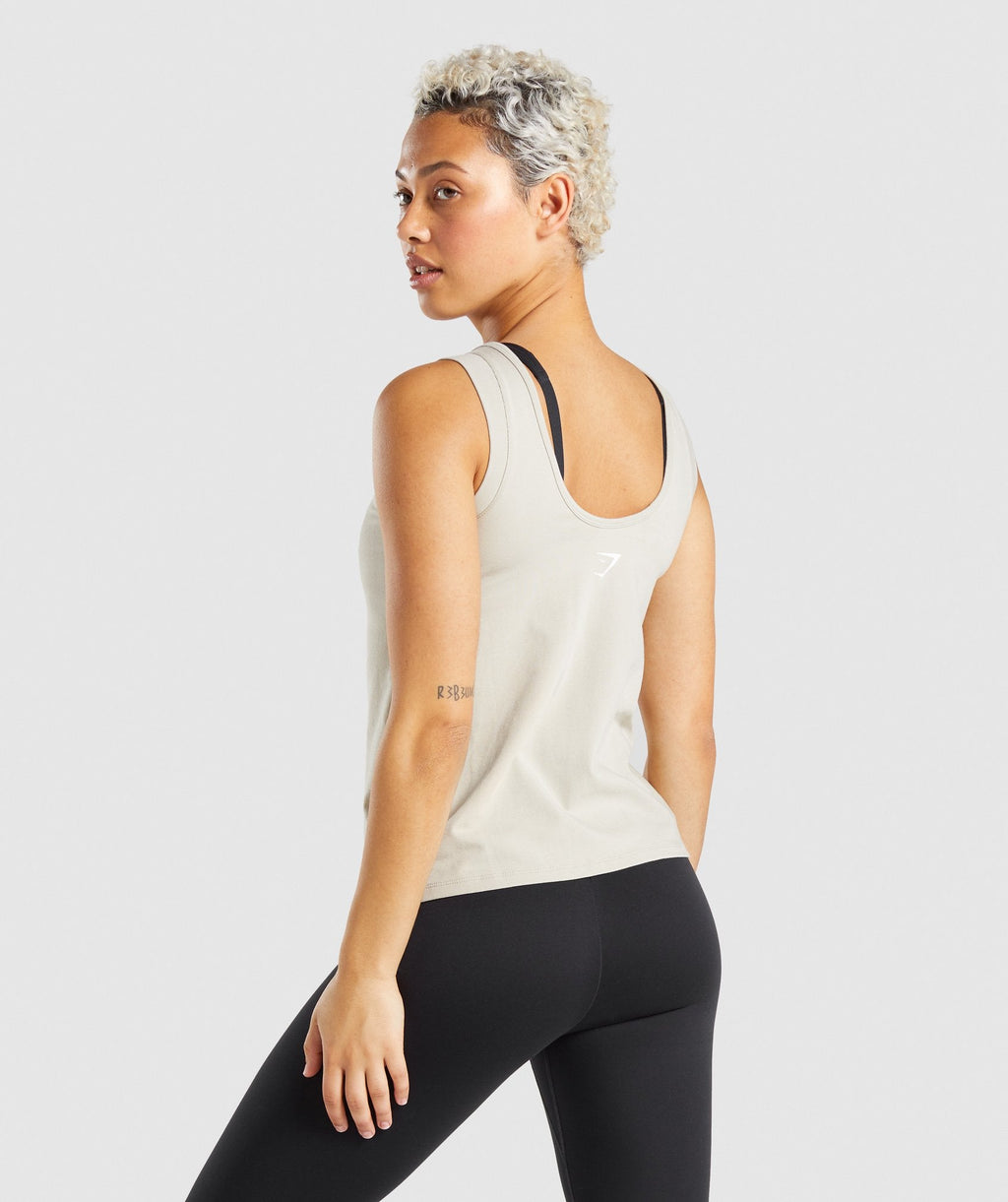 gymshark-strobe-graphic-tank-grey