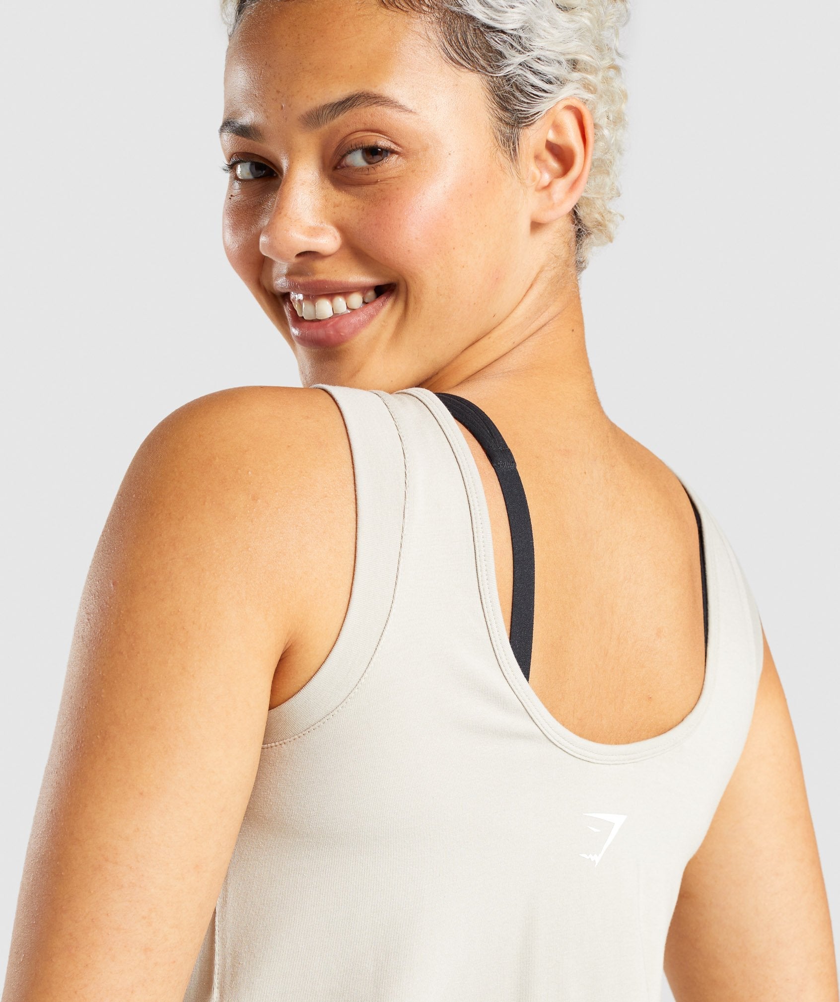 gymshark-strobe-graphic-tank-grey