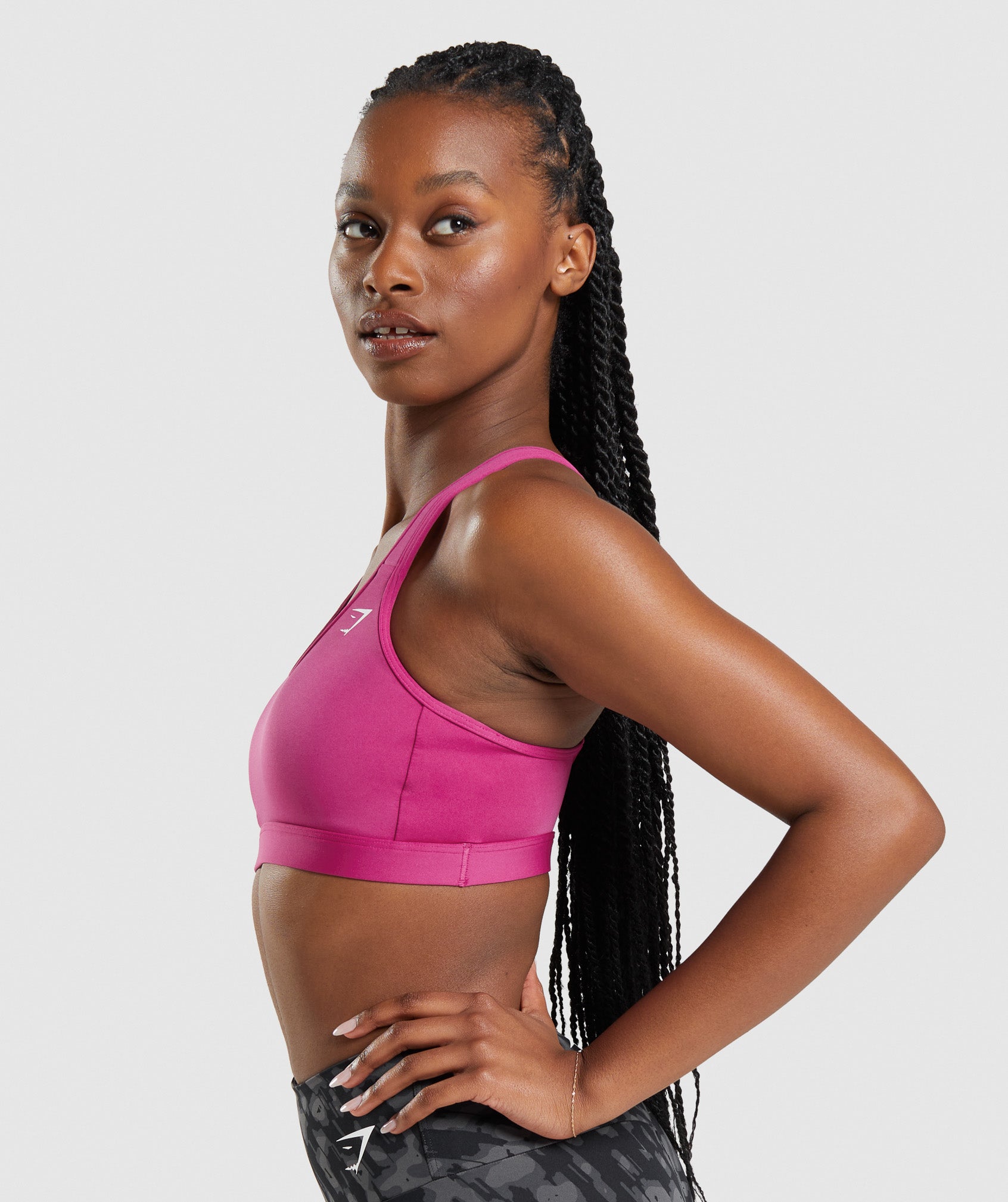 gymshark-scoop-neck-sports-bra-dragon-pink-ss22