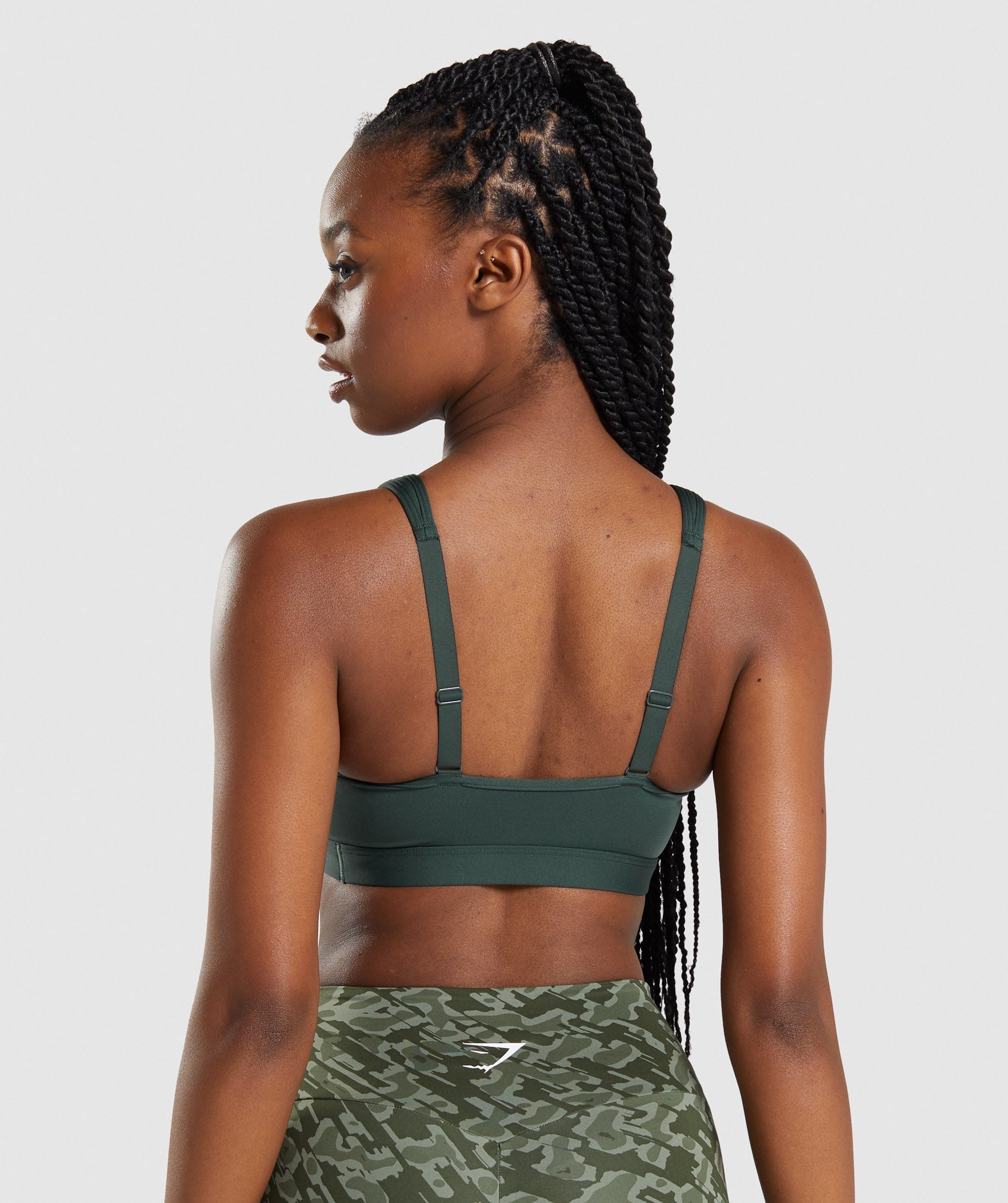 gymshark-scoop-neck-sports-bra-obsidian-green-ss22