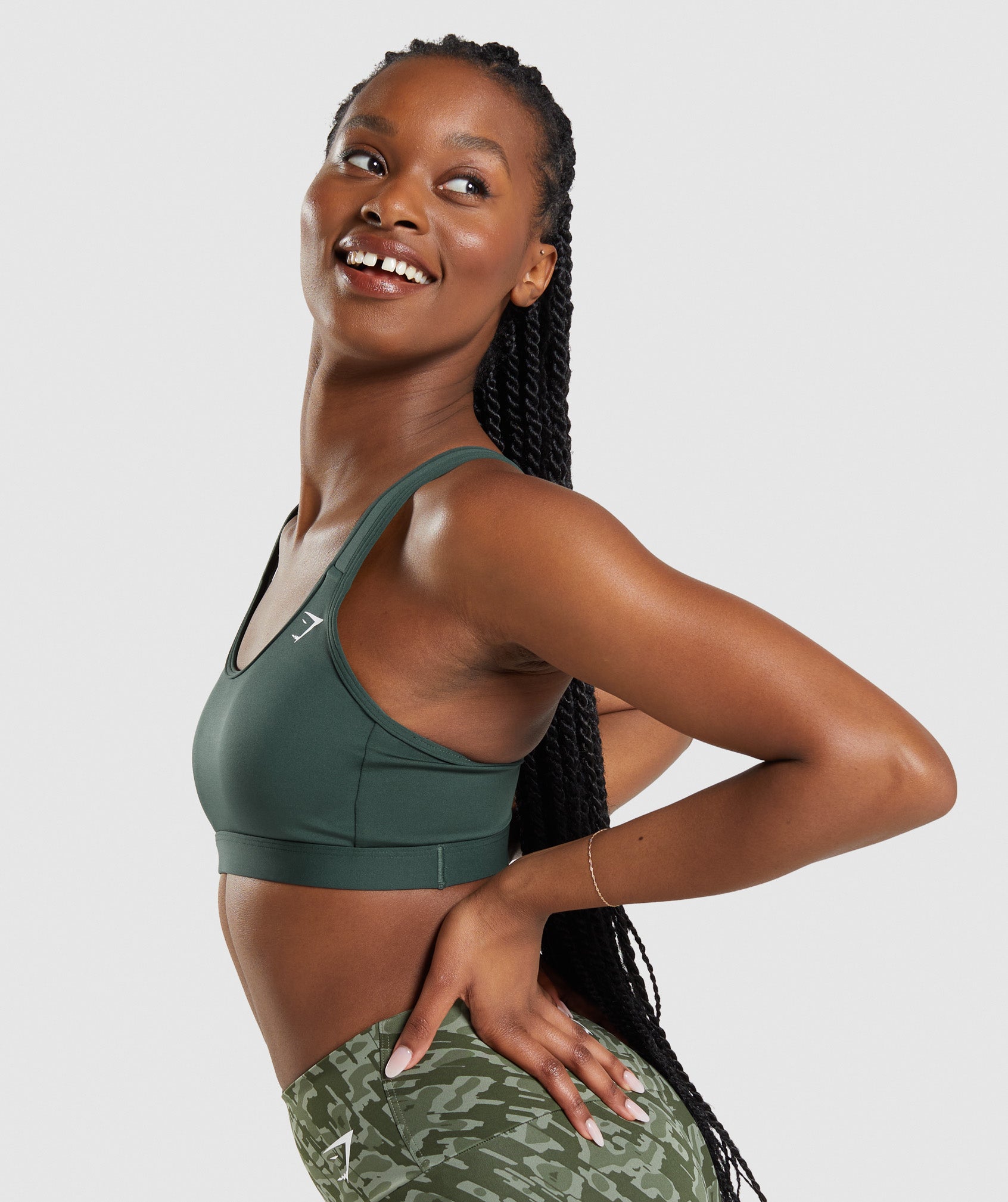 gymshark-scoop-neck-sports-bra-obsidian-green-ss22