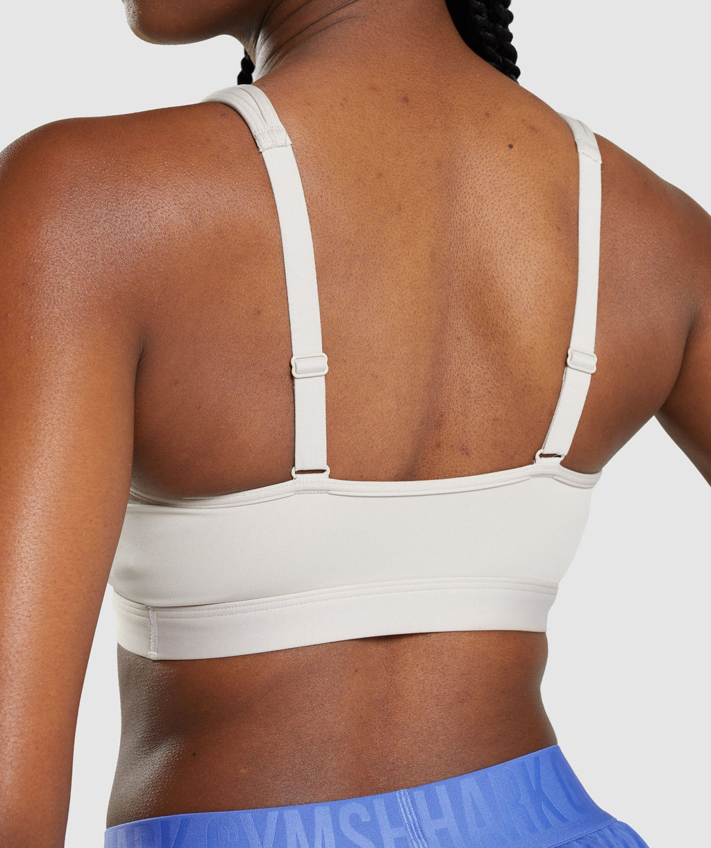 gymshark-scoop-neck-sports-bra-pebble-grey-ss22