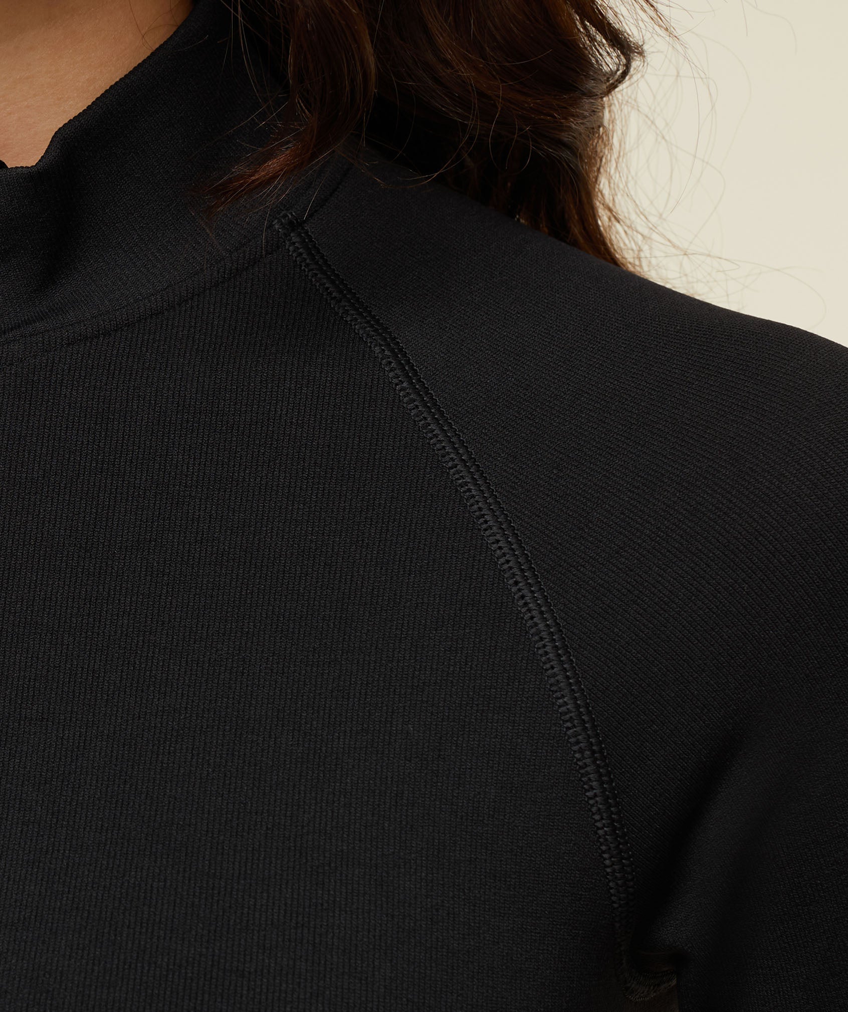 gymshark-everywear-seamless-turtleneck-black-ss24