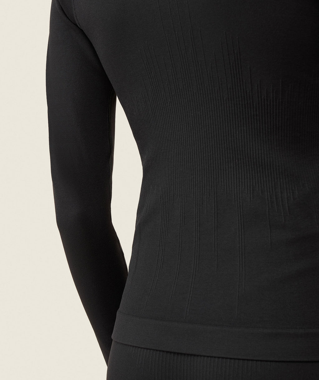 gymshark-everywear-seamless-turtleneck-black-ss24