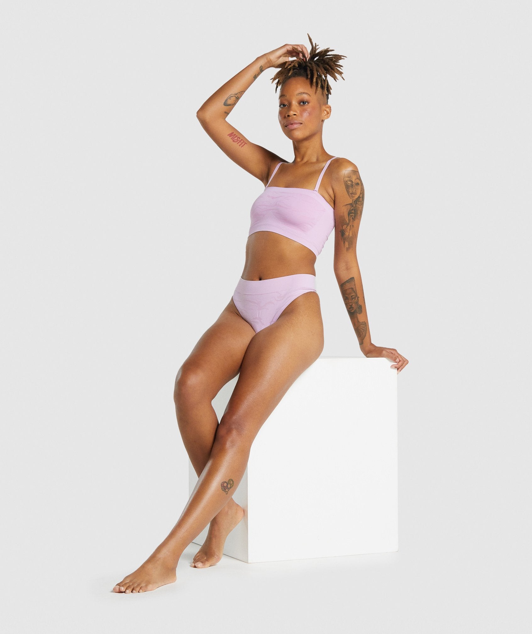 gymshark-seamless-bandeau-light-pink-aw21