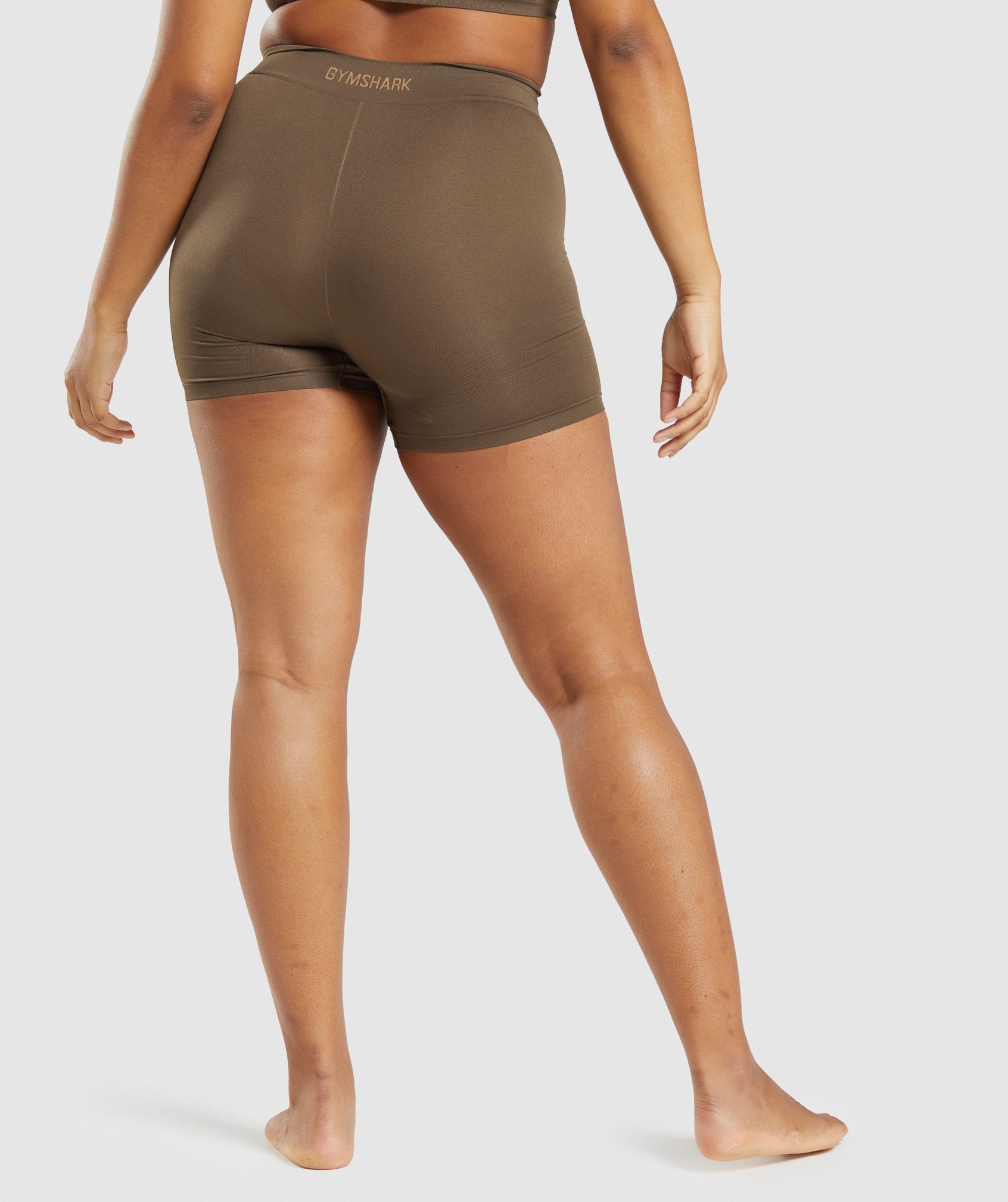gymshark-seamless-boxers-walnut-brown-ss22
