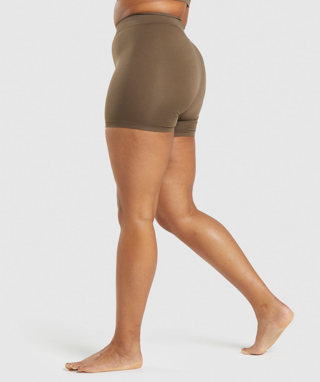 gymshark-seamless-boxers-walnut-brown-ss22