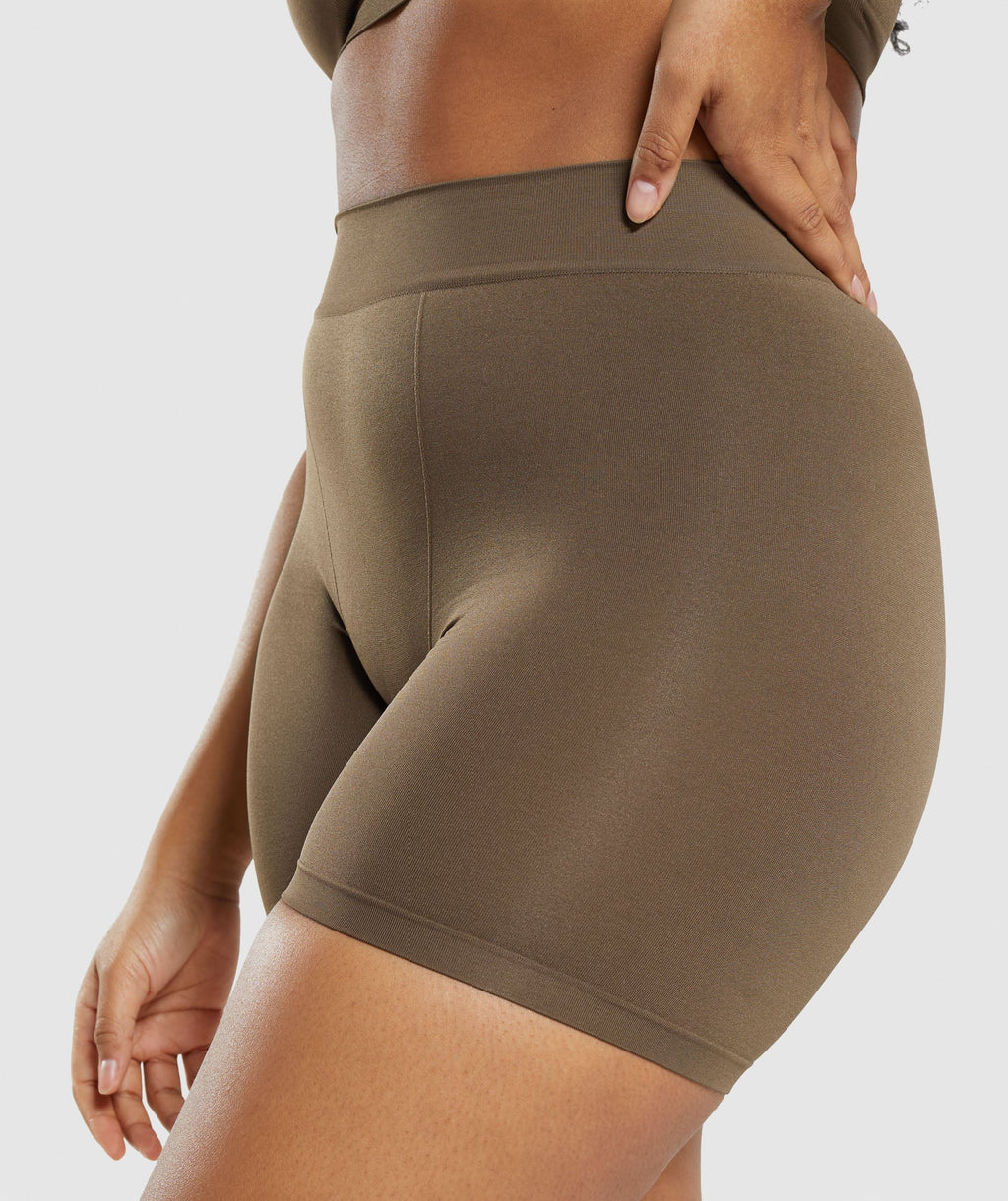 gymshark-seamless-boxers-walnut-brown-ss22
