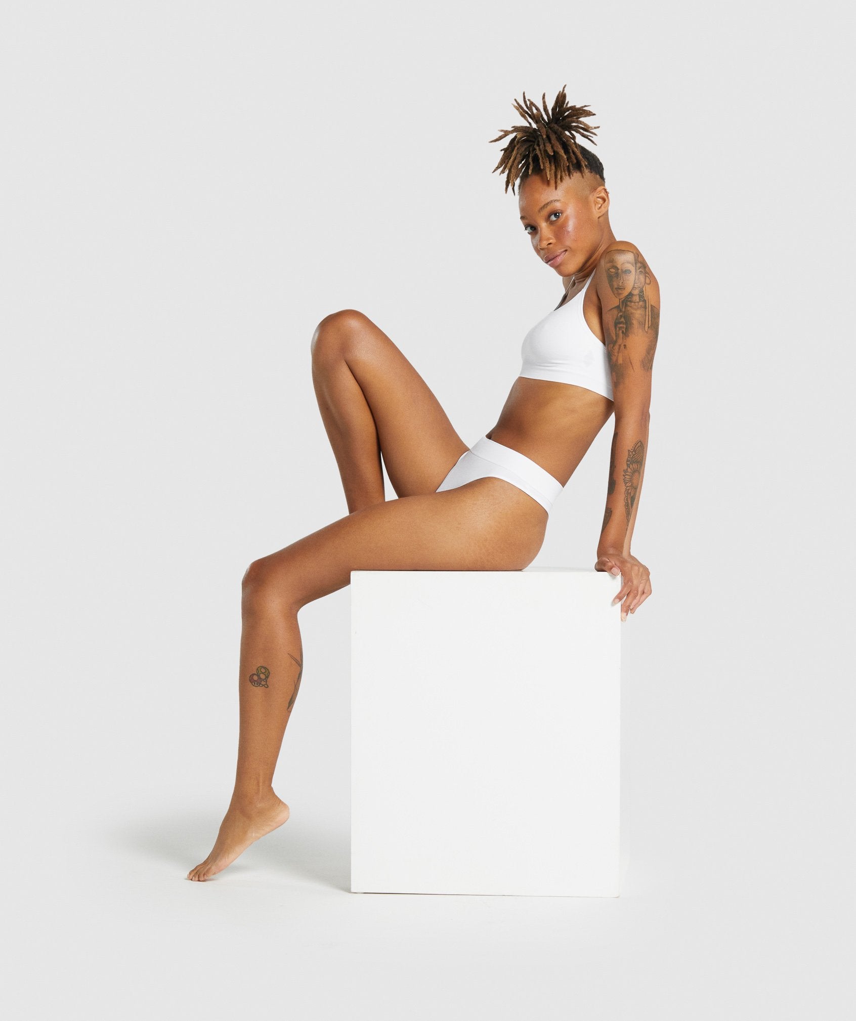 gymshark-seamless-high-neck-bralette-white-aw21