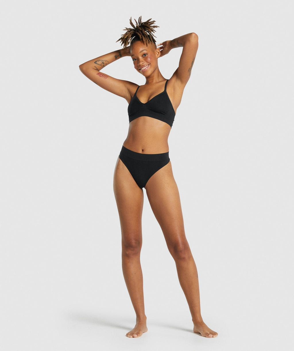 gymshark-seamless-low-neck-bralette-black-aw21