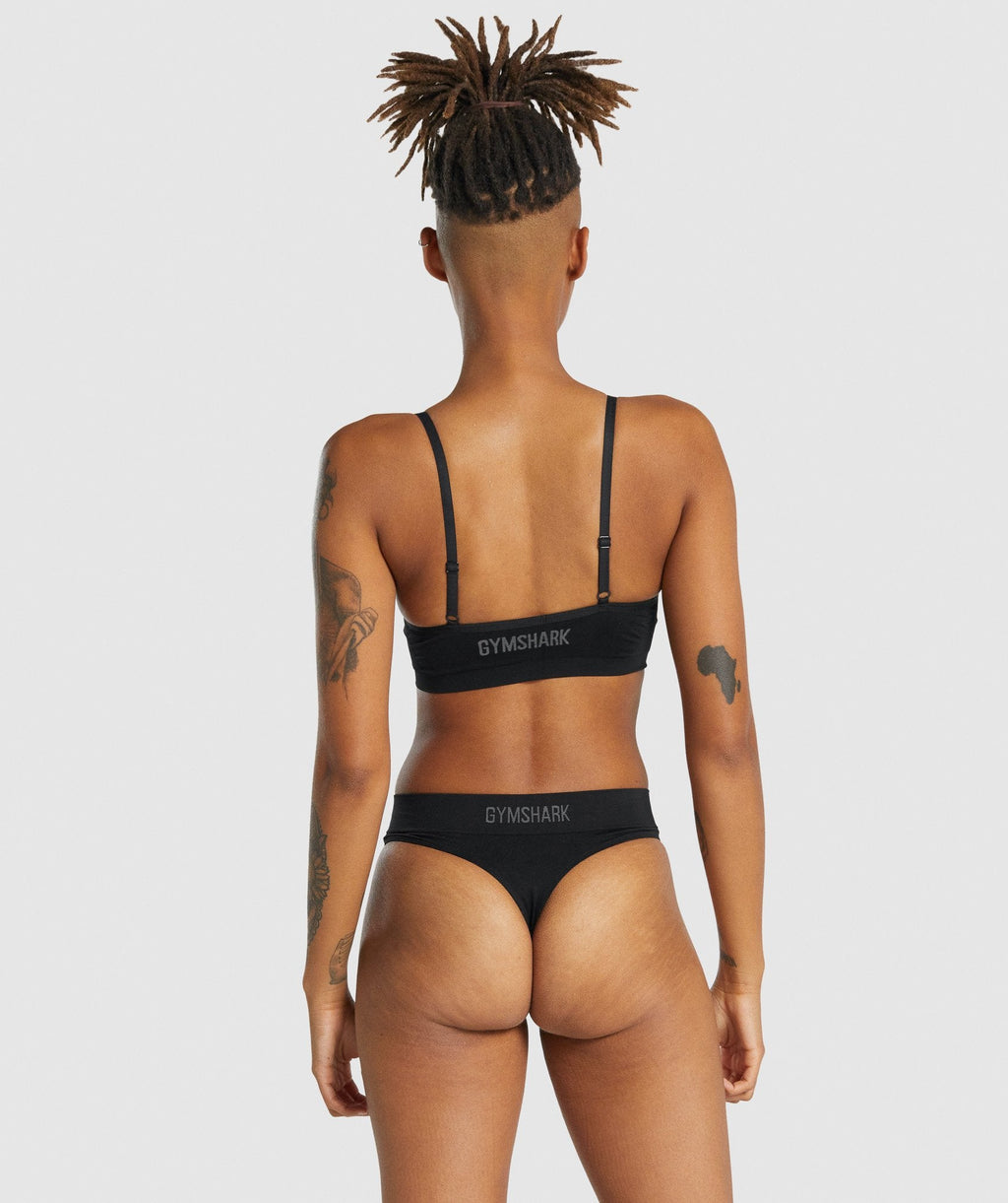 gymshark-seamless-low-neck-bralette-black-aw21