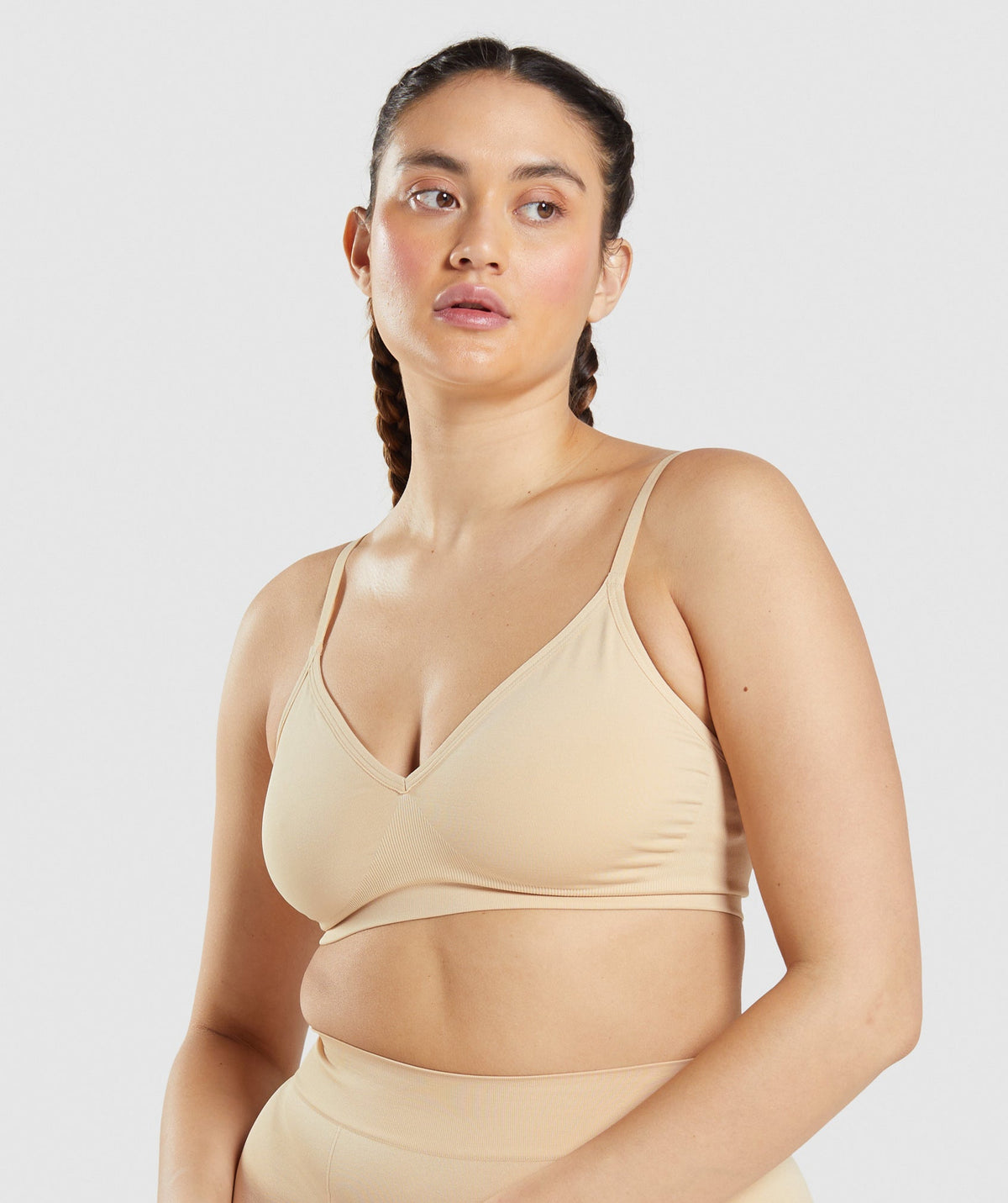 gymshark-seamless-low-neck-bralette-fawn-light-brown-ss2