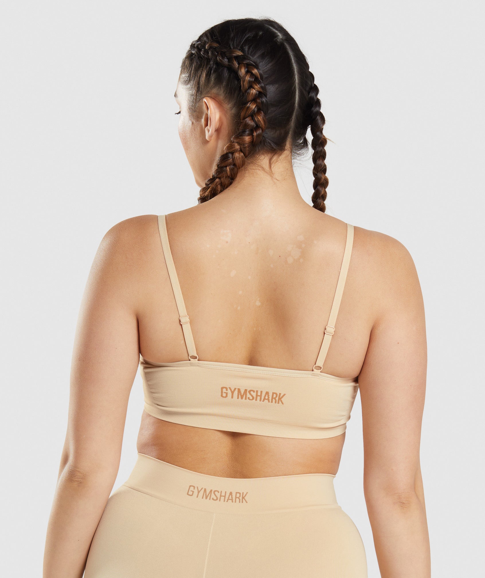 gymshark-seamless-low-neck-bralette-fawn-light-brown-ss2