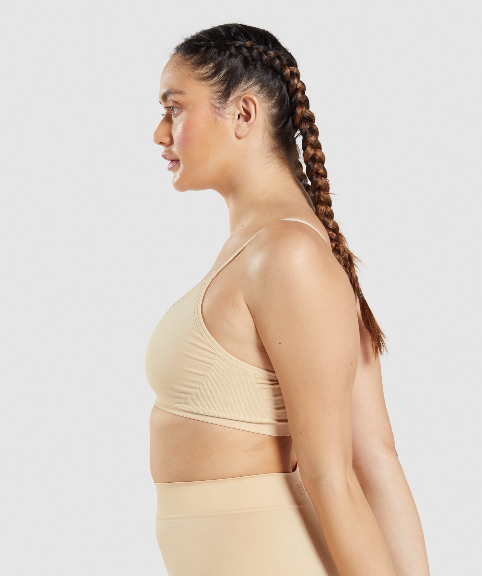 gymshark-seamless-low-neck-bralette-fawn-light-brown-ss2