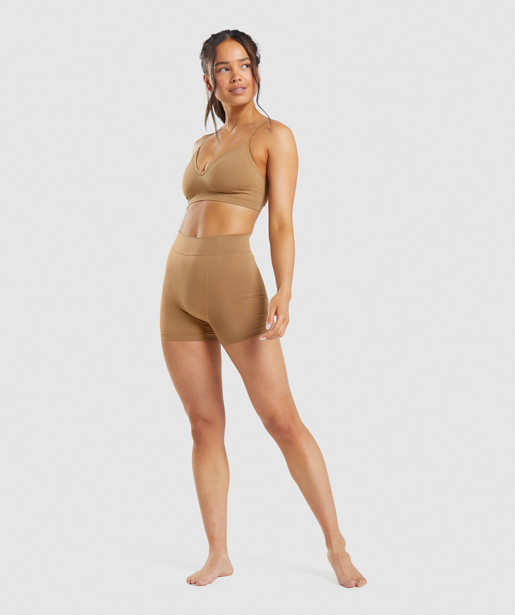 gymshark-seamless-low-neck-bralette-golden-light-brown-ss22