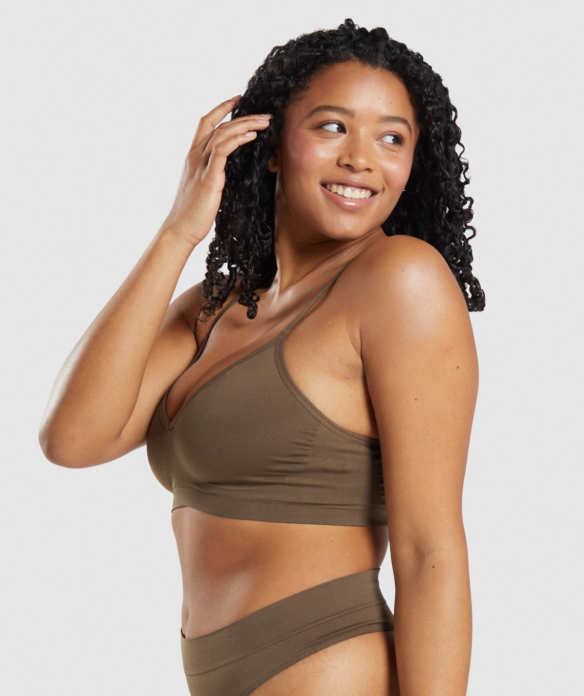 gymshark-seamless-low-neck-bralette-walnut-brown-ss22
