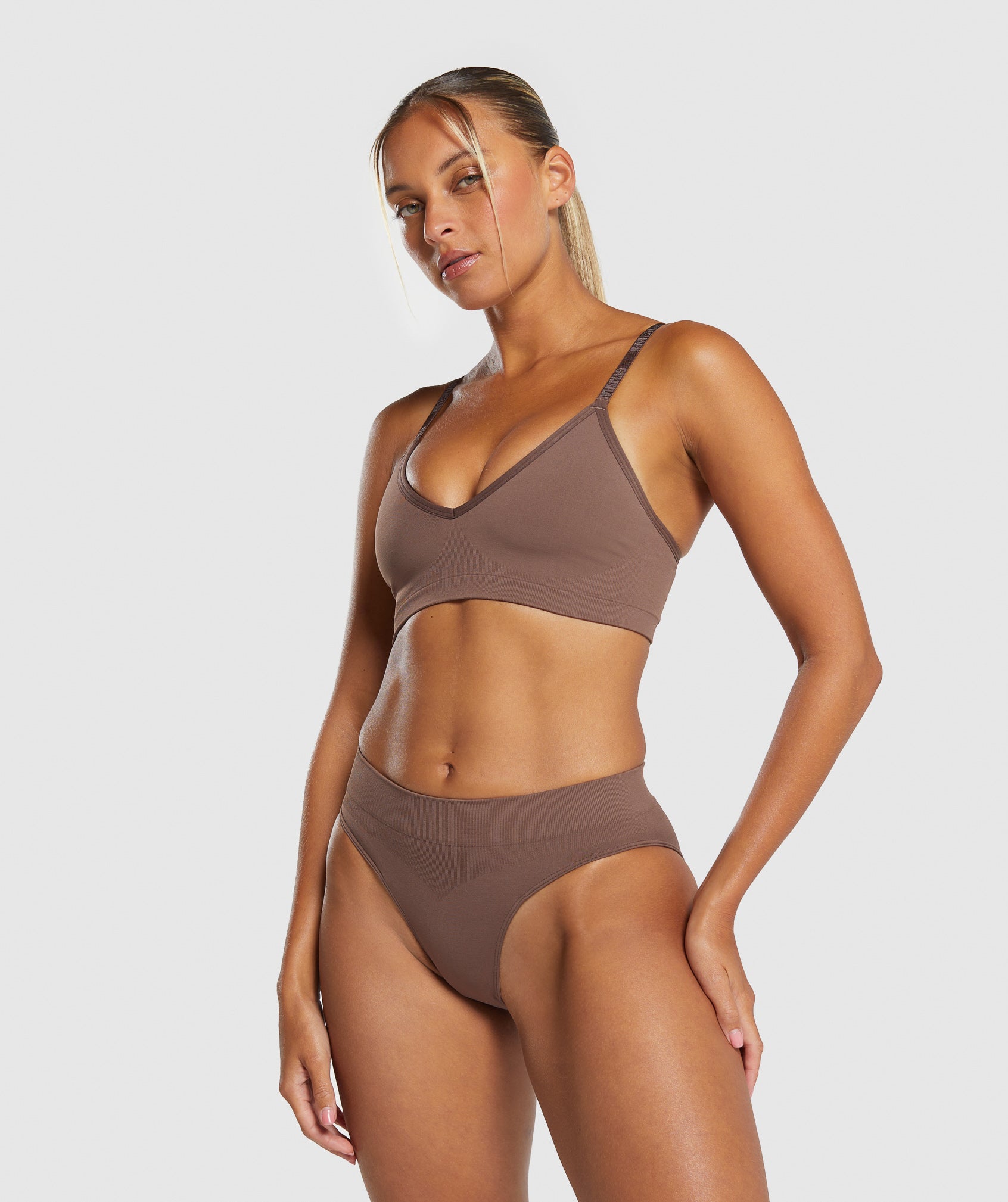 gymshark-seamless-brief-soft-brown-ss24