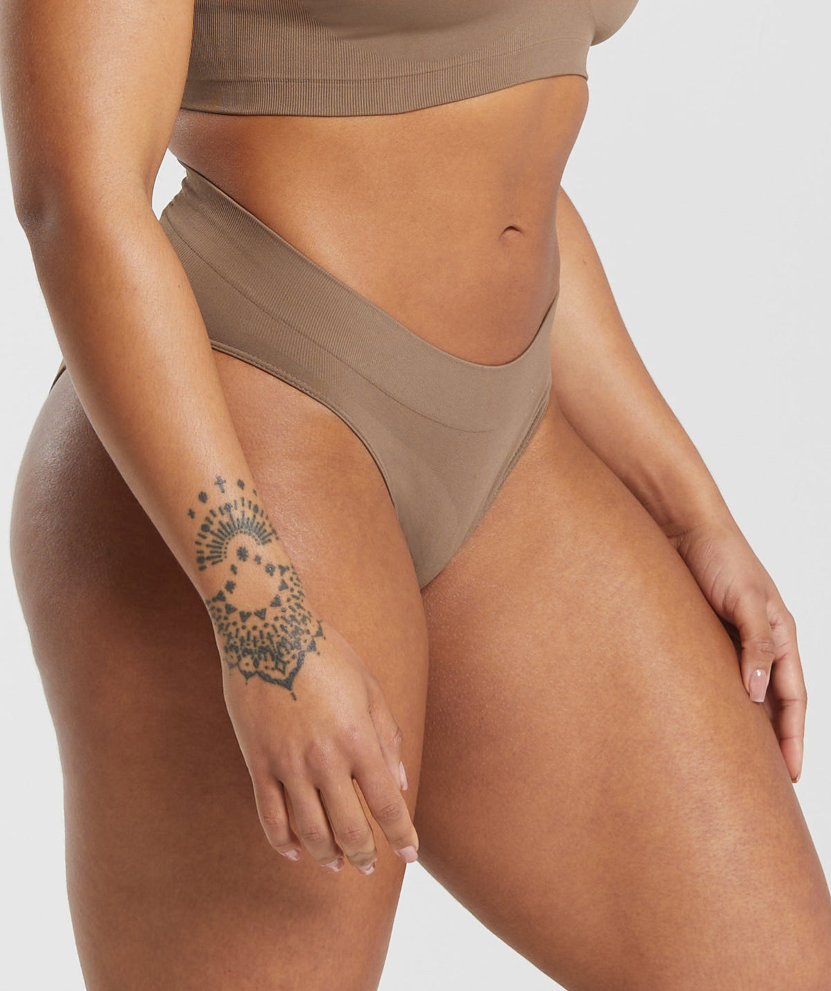 gymshark-seamless-brief-soul-brown-ss24