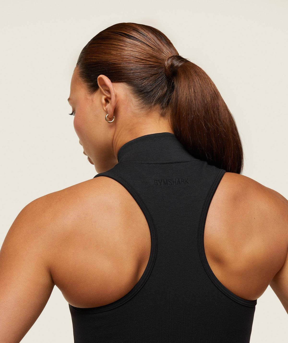 gymshark-everywear-seamless-sleeveless-turtleneck-black-ss24