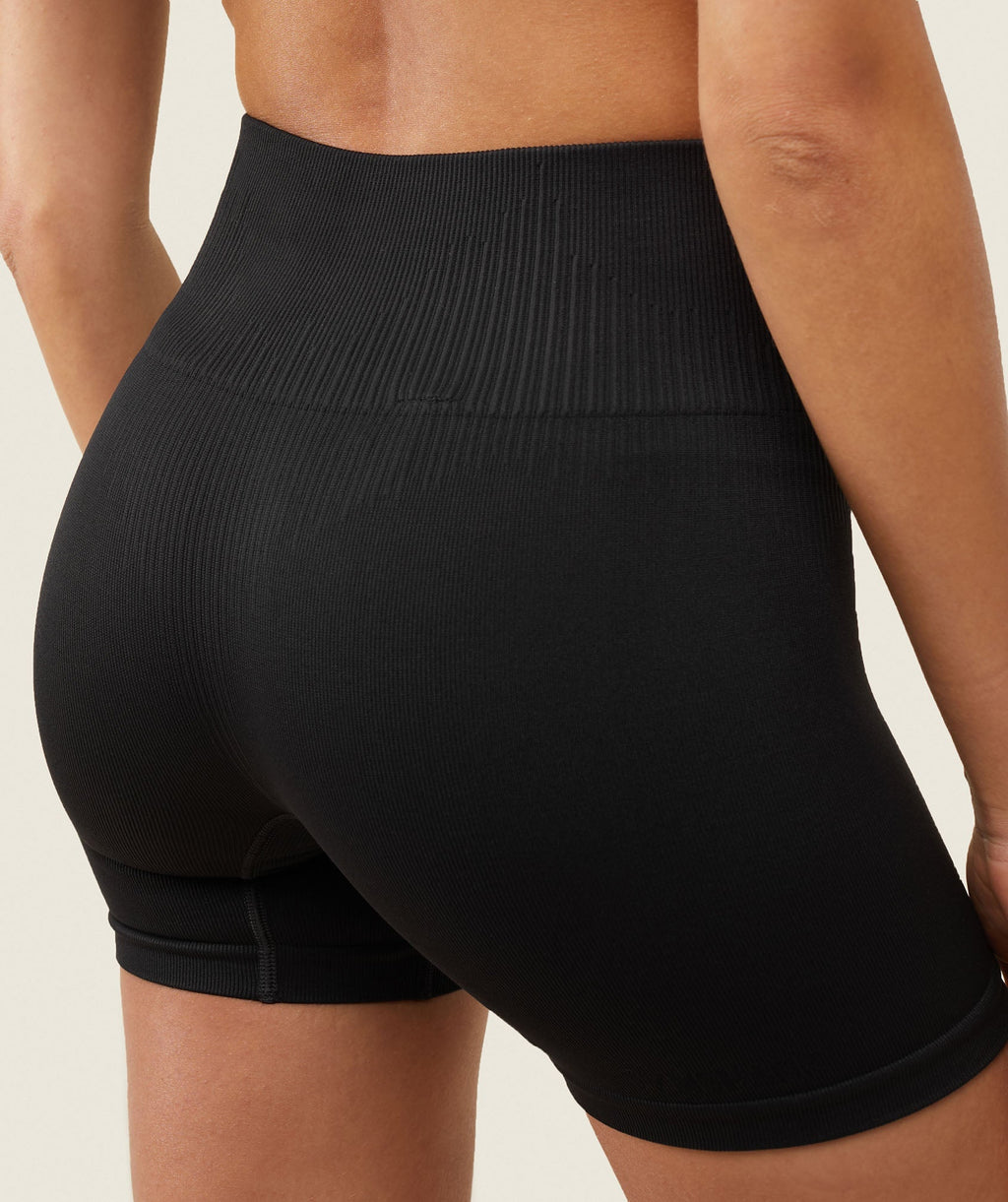 gymshark-everywear-seamless-cycling-shorts-black-ss24