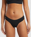 gymshark-seamless-dipped-front-thong-black-ss24