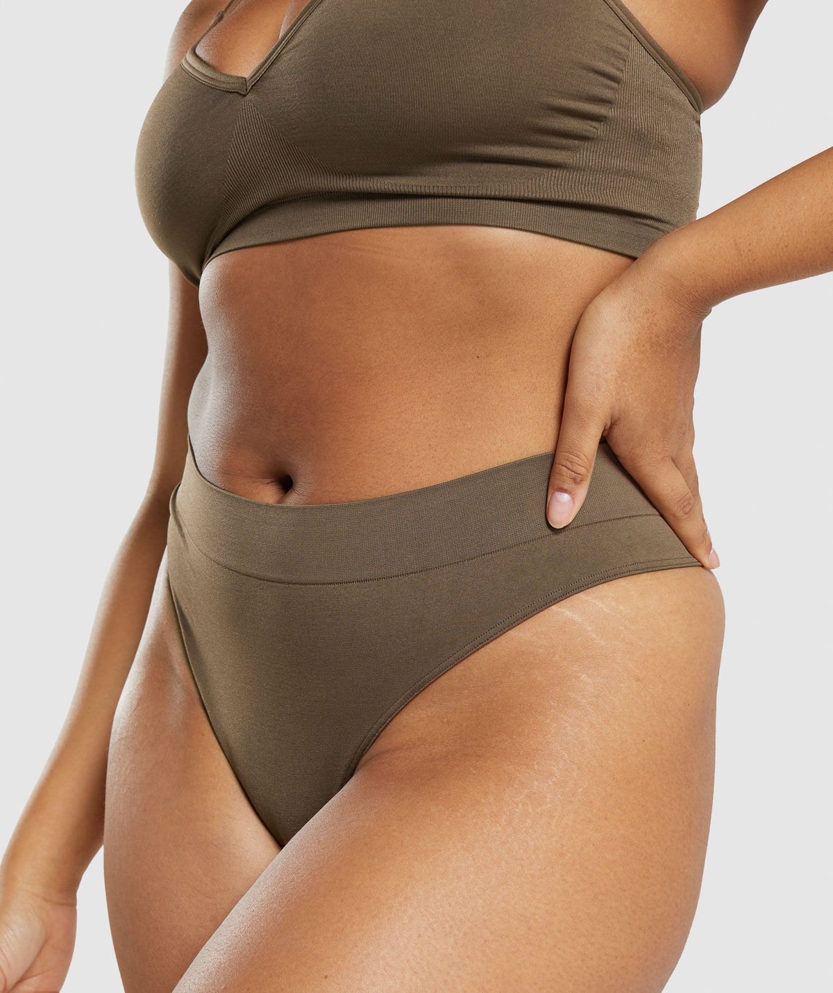 gymshark-seamless-high-rise-thong-walnut-brown-ss22