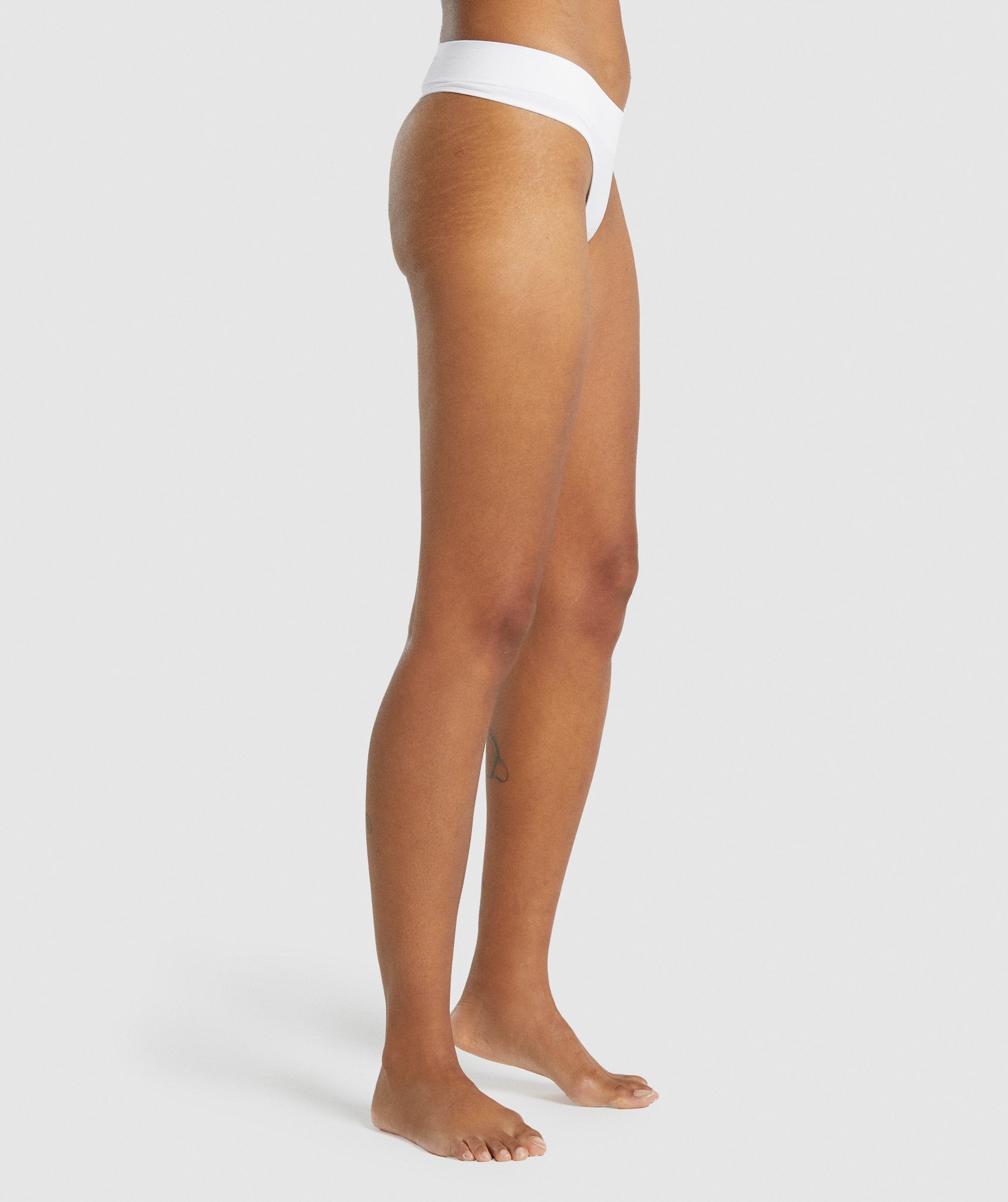 gymshark-seamless-low-rise-thong-white-aw21