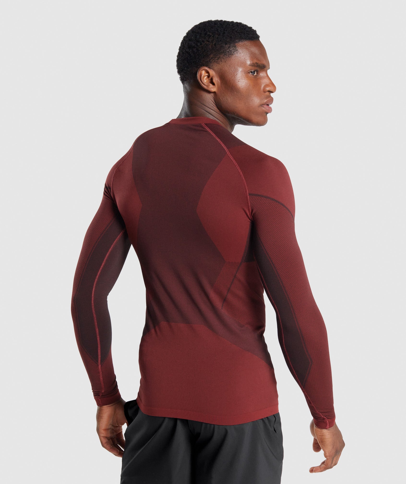 gymshark-free-force-seamless-muscle-fit-long-sleeve-t-shirt-burgundy-aw21
