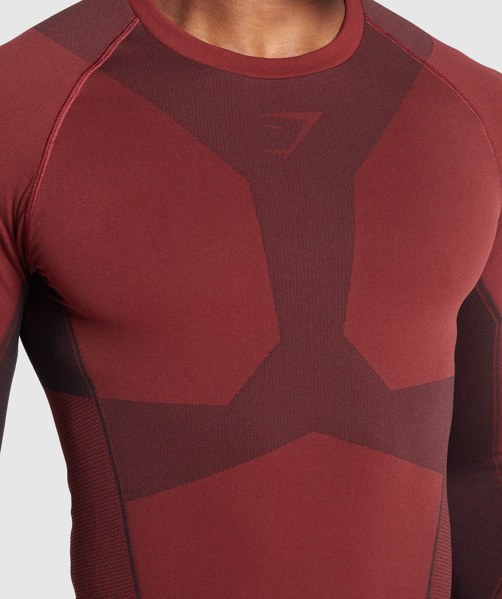 gymshark-free-force-seamless-muscle-fit-long-sleeve-t-shirt-burgundy-aw21