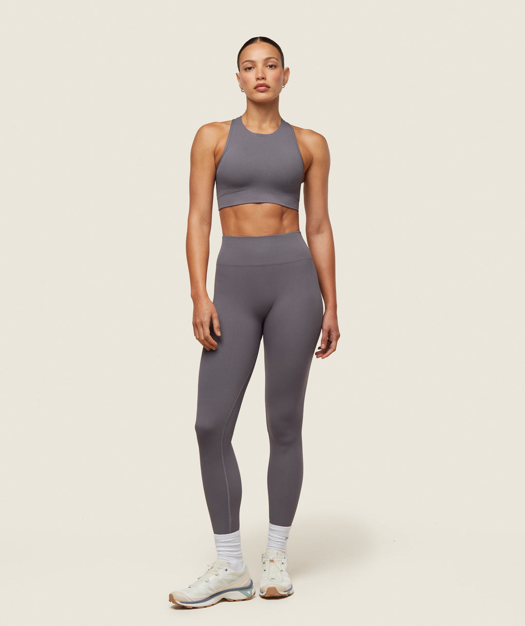 gymshark-everywear-seamless-sports-bra-brushed-grey-ss24