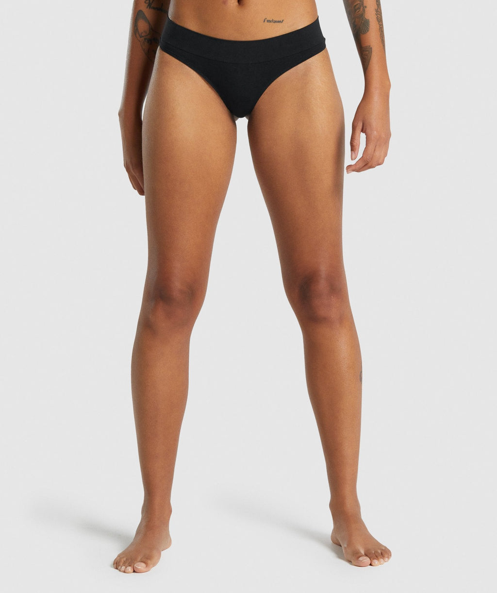 gymshark-seamless-low-rise-thong-black-aw21