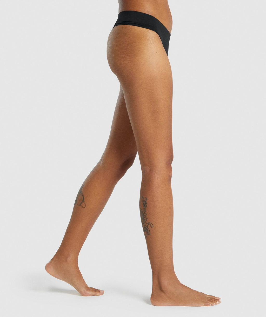 gymshark-seamless-low-rise-thong-black-aw21