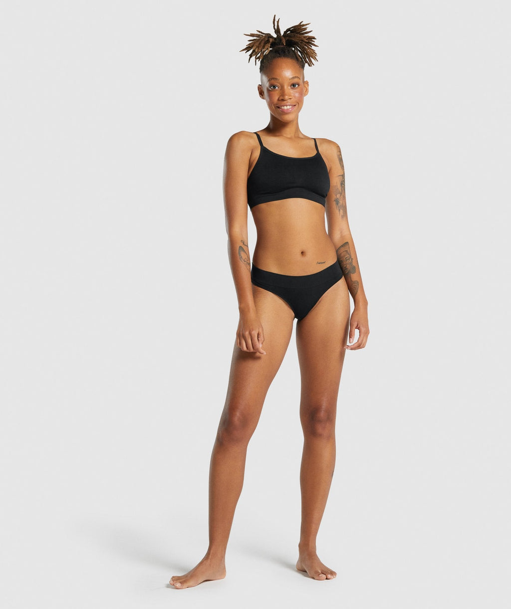 gymshark-seamless-low-rise-thong-black-aw21