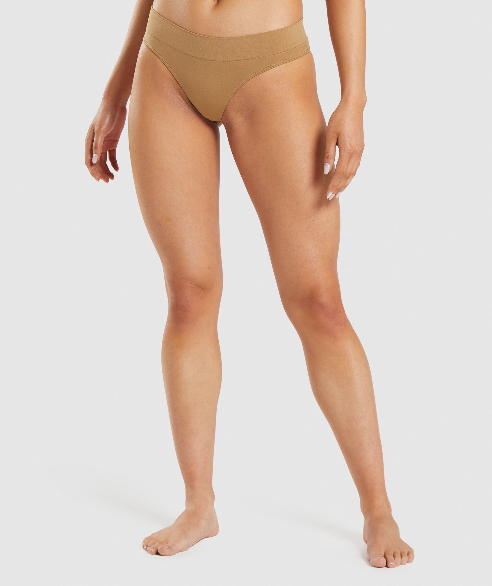 gymshark-seamless-low-rise-thong-golden-light-brown-ss22