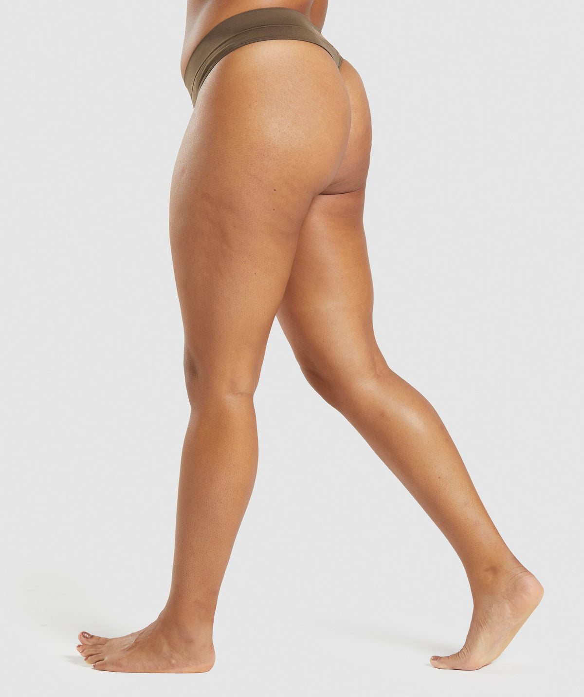 gymshark-seamless-low-rise-thong-walnut-brown-ss22