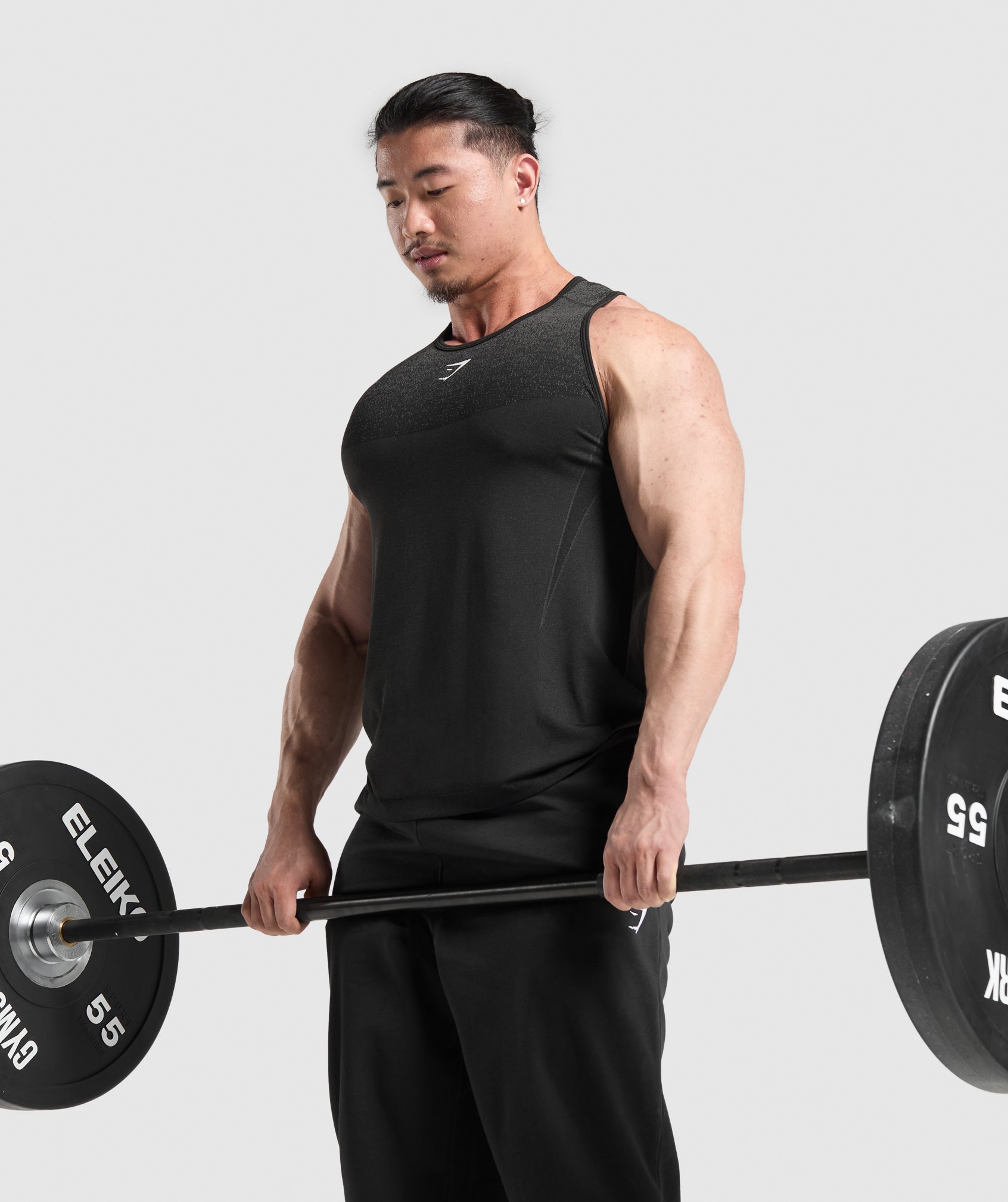 gymshark-shadow-seamless-stringer-black-aw24