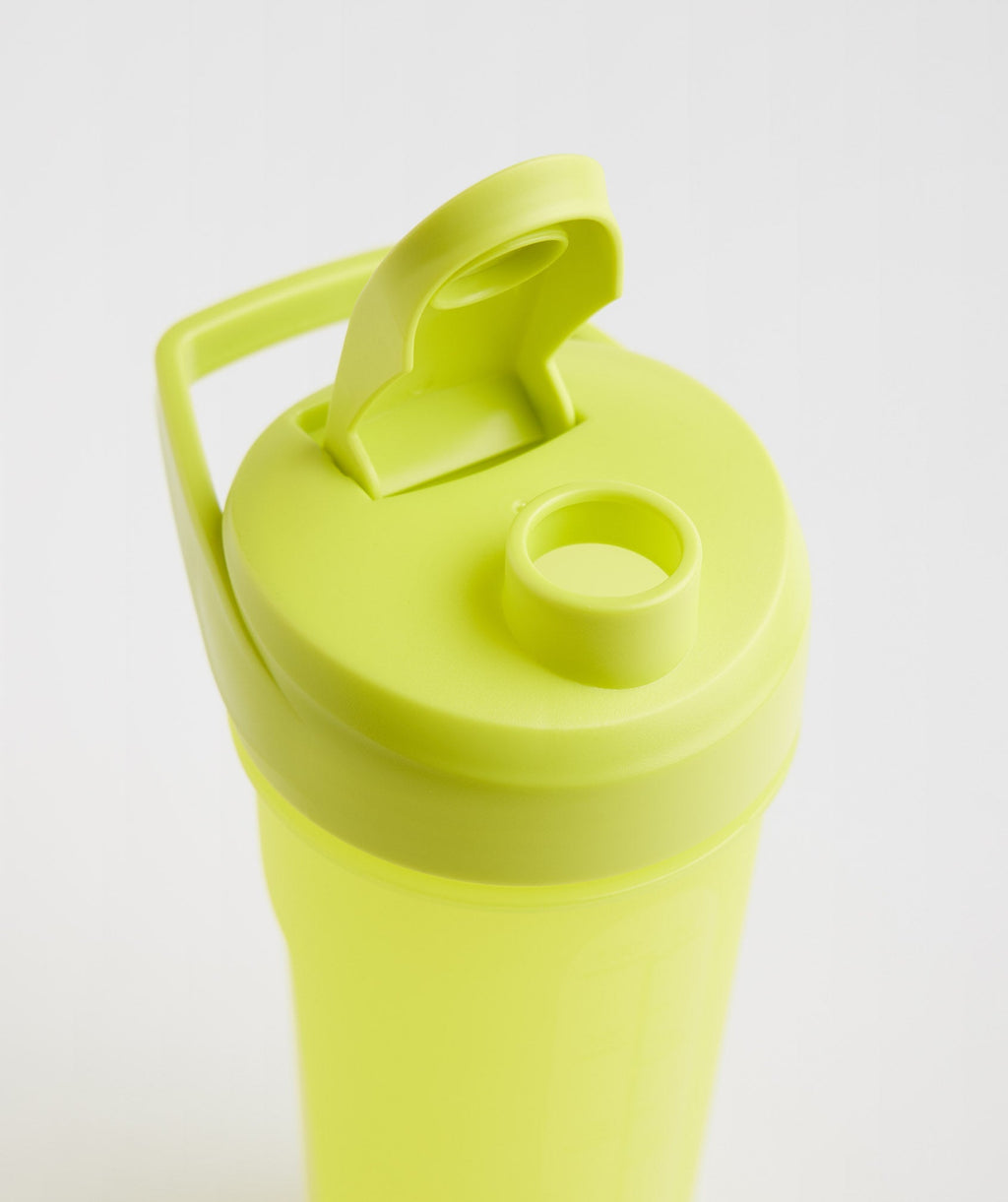 gymshark-shaker-bottle-glitch-yellow-ss22