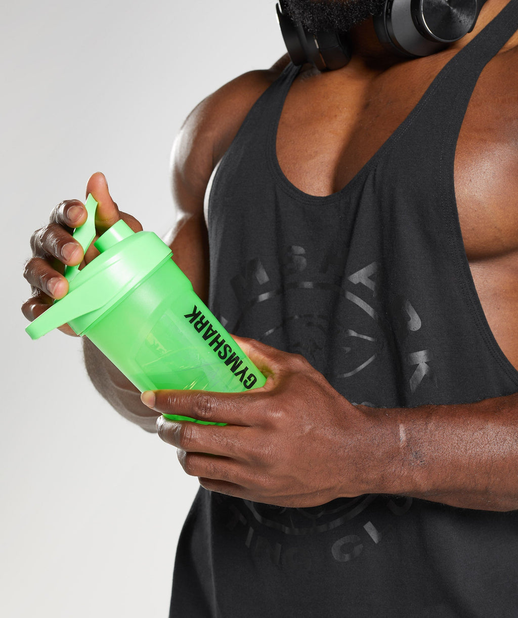 gymshark-shaker-bottle-reactive-green-aw22