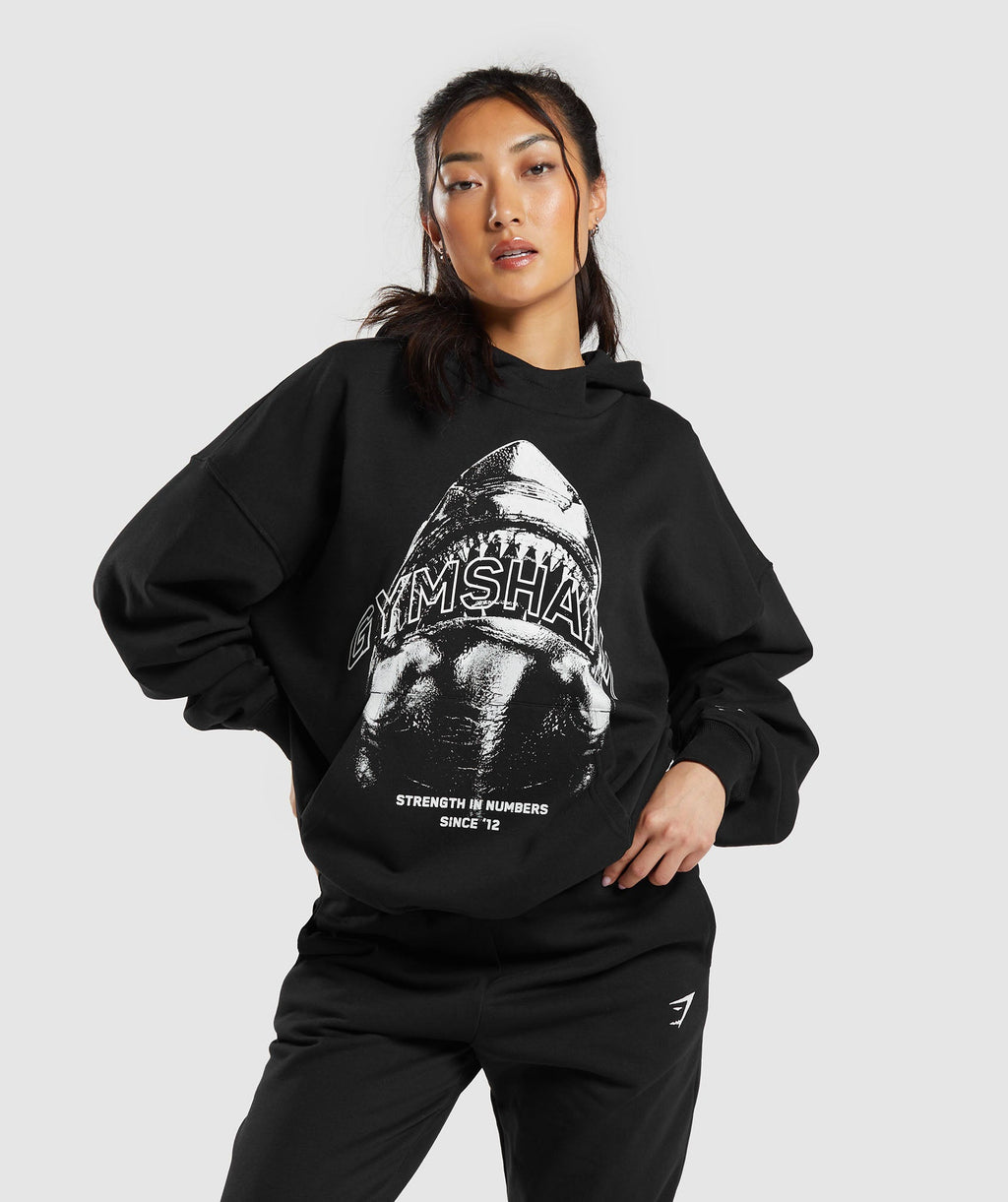 gymshark-shark-attack-oversized-hoodie-black-aw23