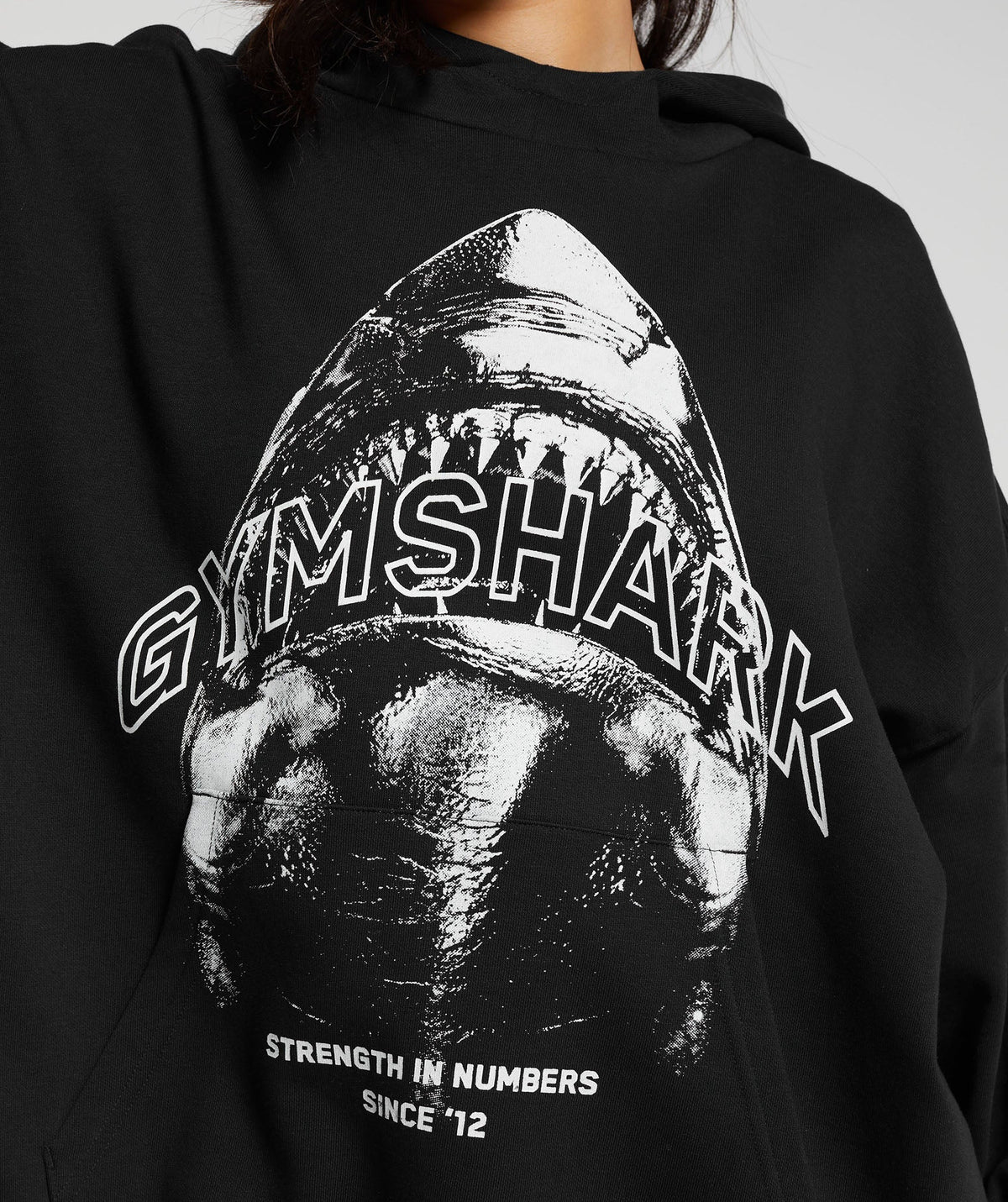 gymshark-shark-attack-oversized-hoodie-black-aw23