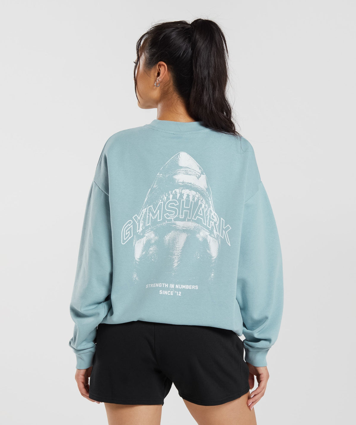 gymshark-shark-attack-oversized-sweatshirt-blue-aw23