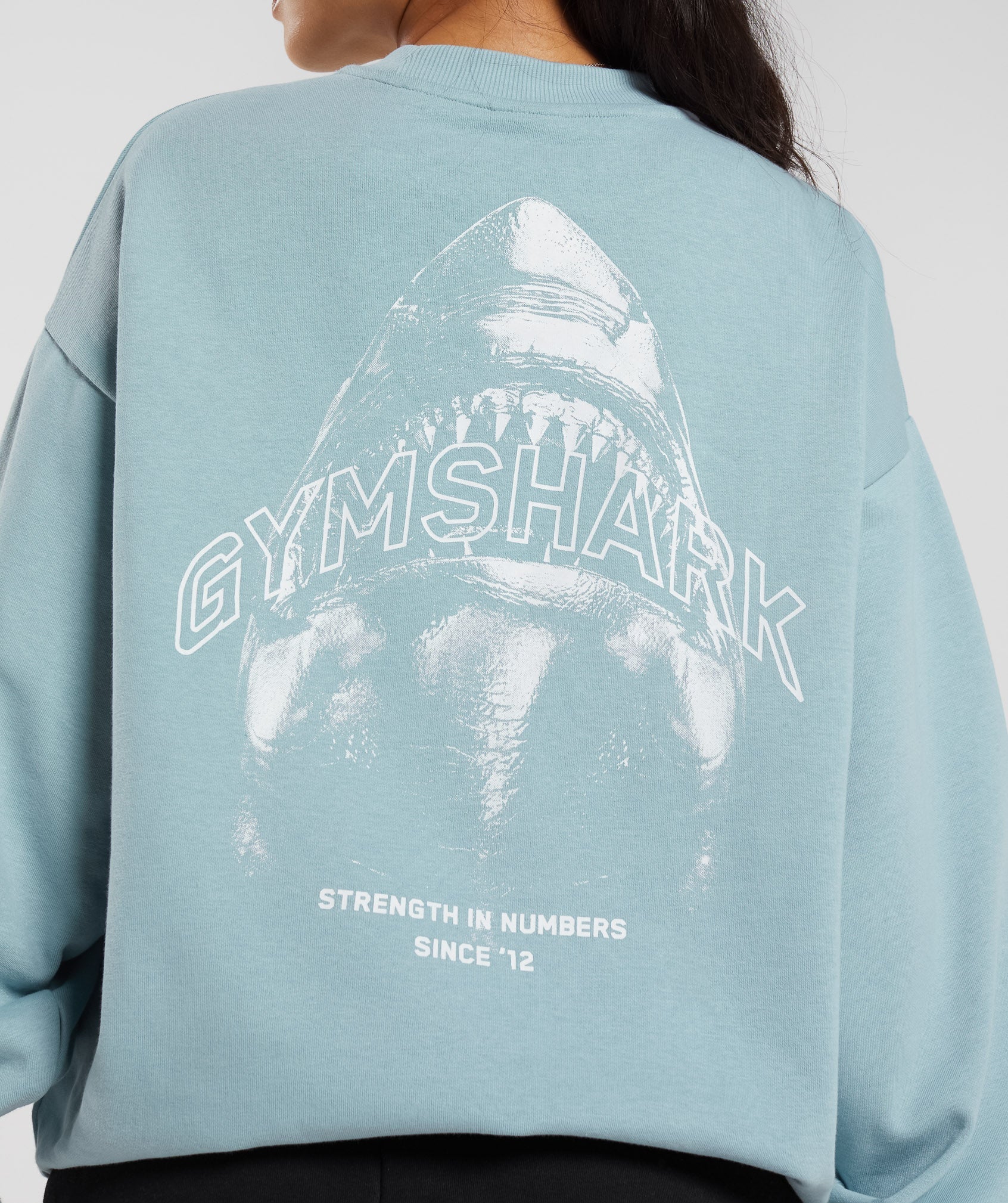gymshark-shark-attack-oversized-sweatshirt-blue-aw23
