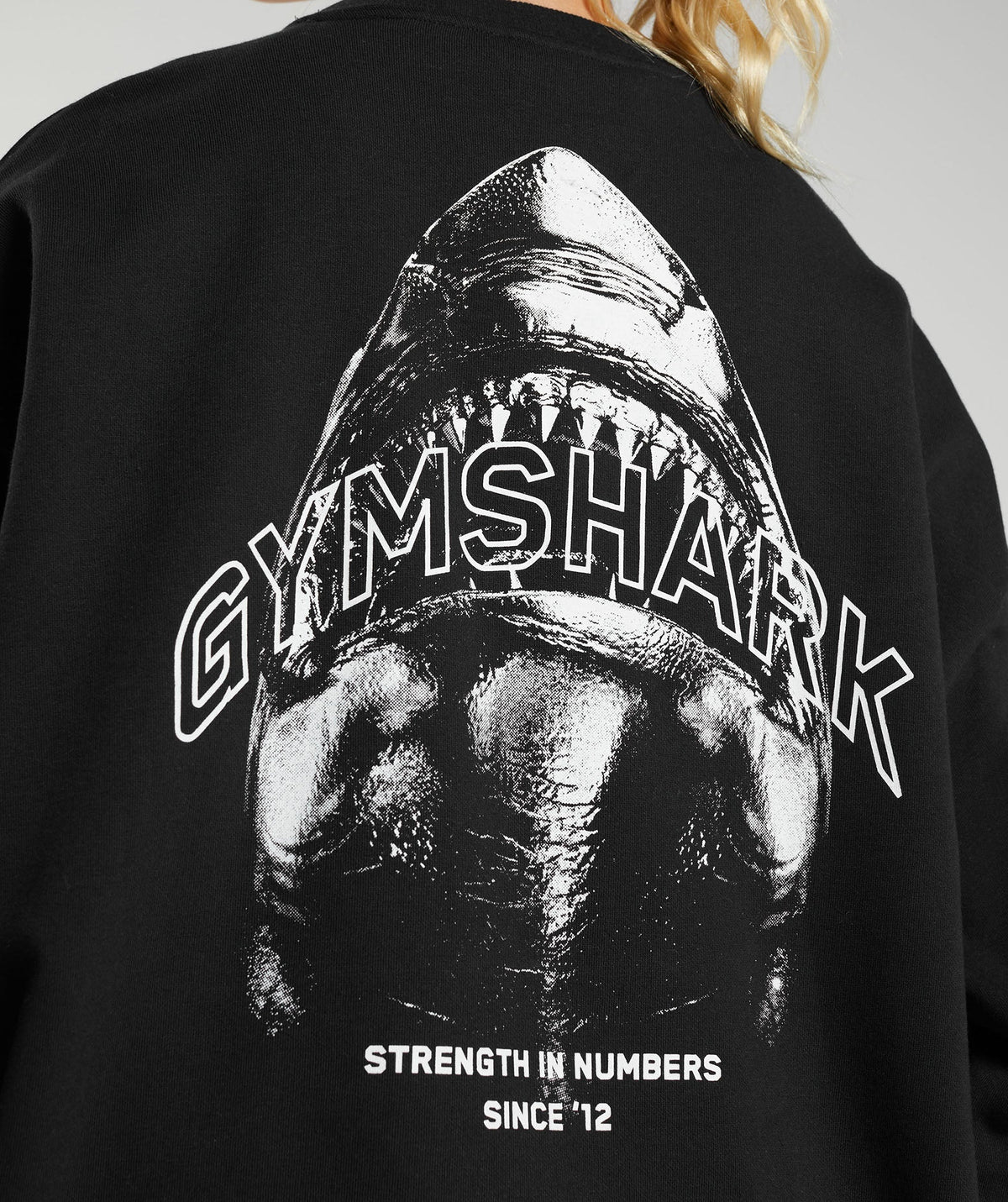 gymshark-shark-attack-oversized-sweatshirt-black-aw23