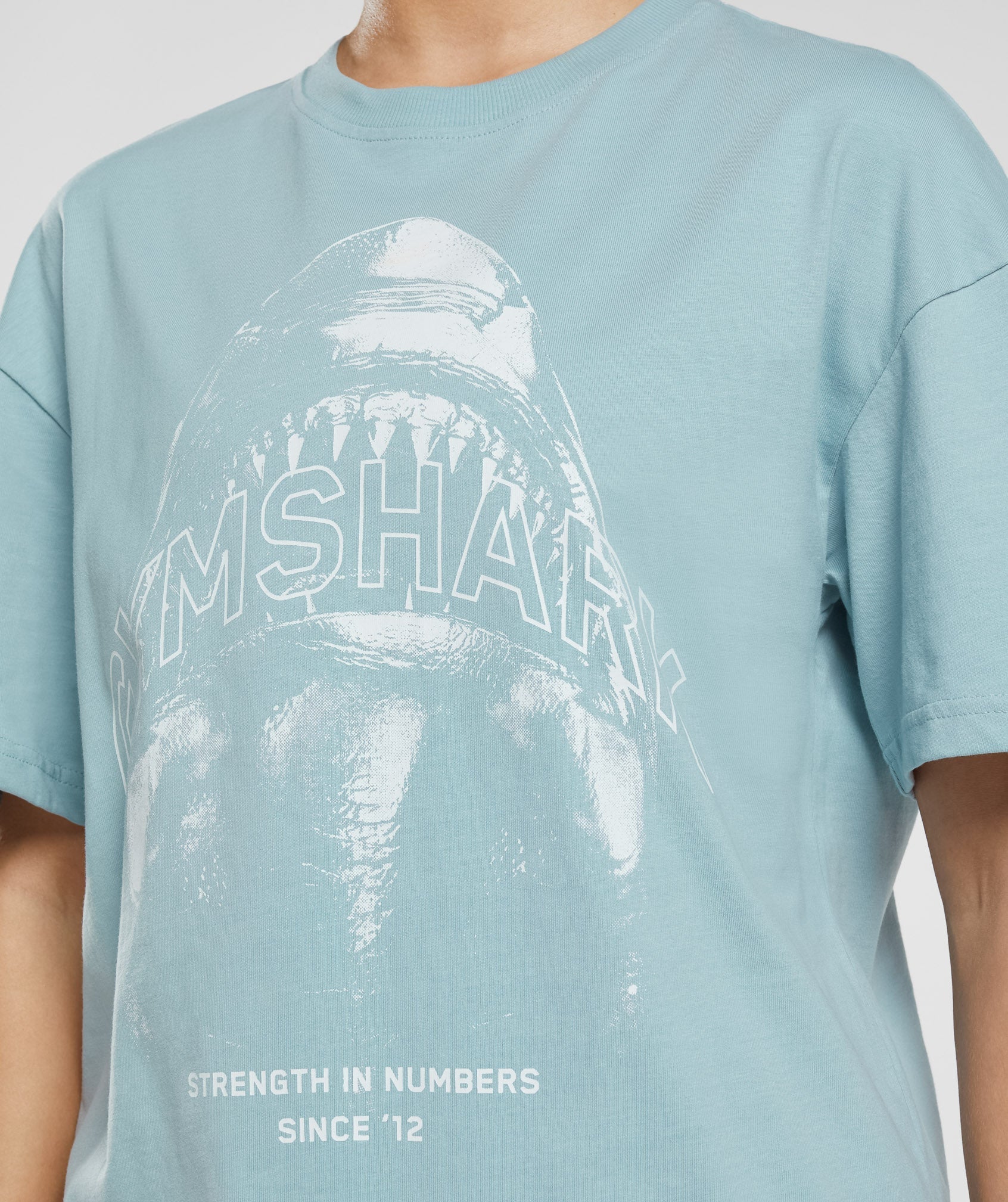 gymshark-shark-attack-oversized-t-shirt-blue-aw23