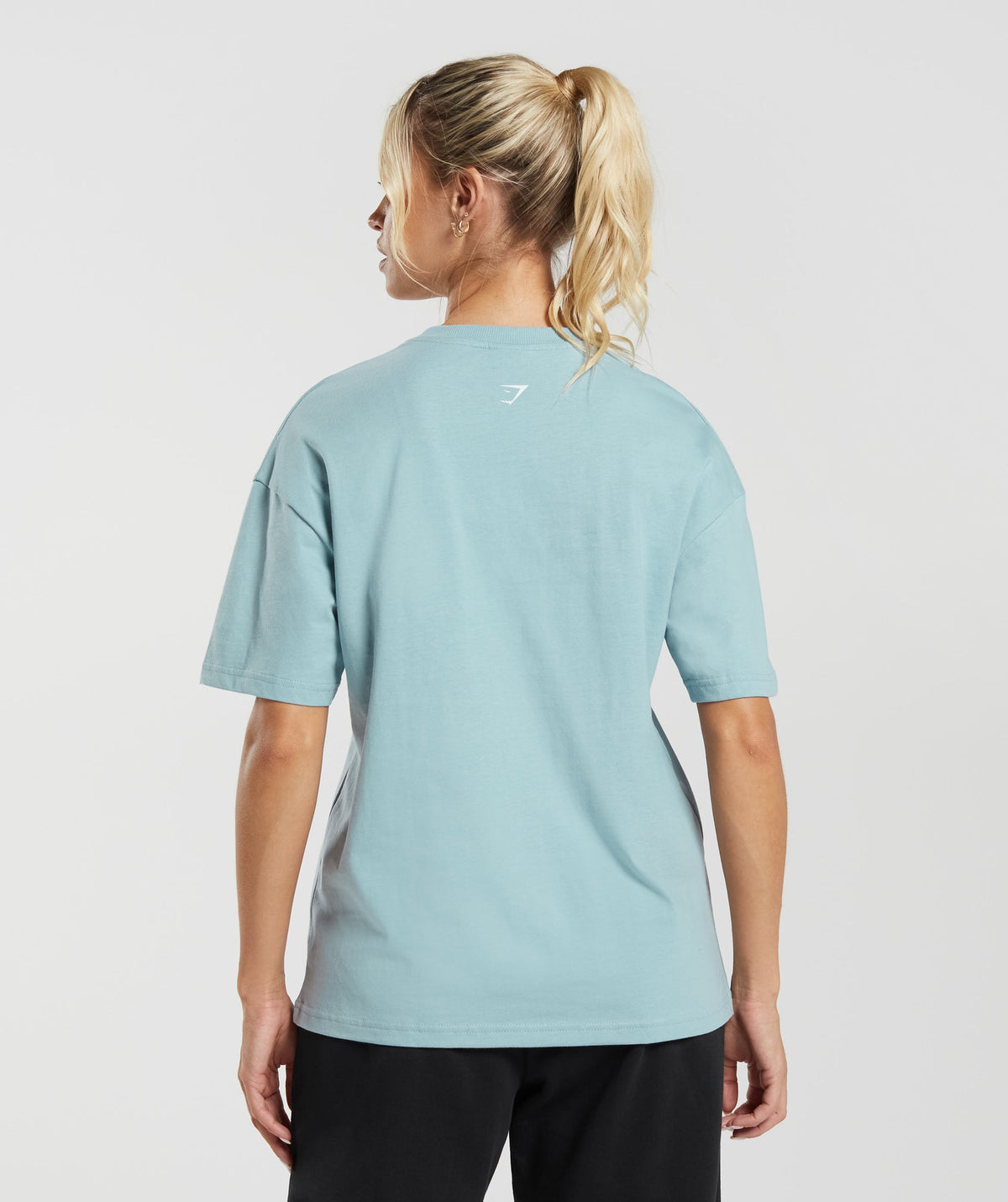gymshark-shark-attack-oversized-t-shirt-blue-aw23