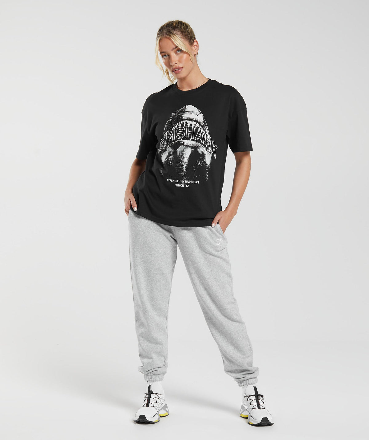 gymshark-shark-attack-oversized-t-shirt-black-aw23