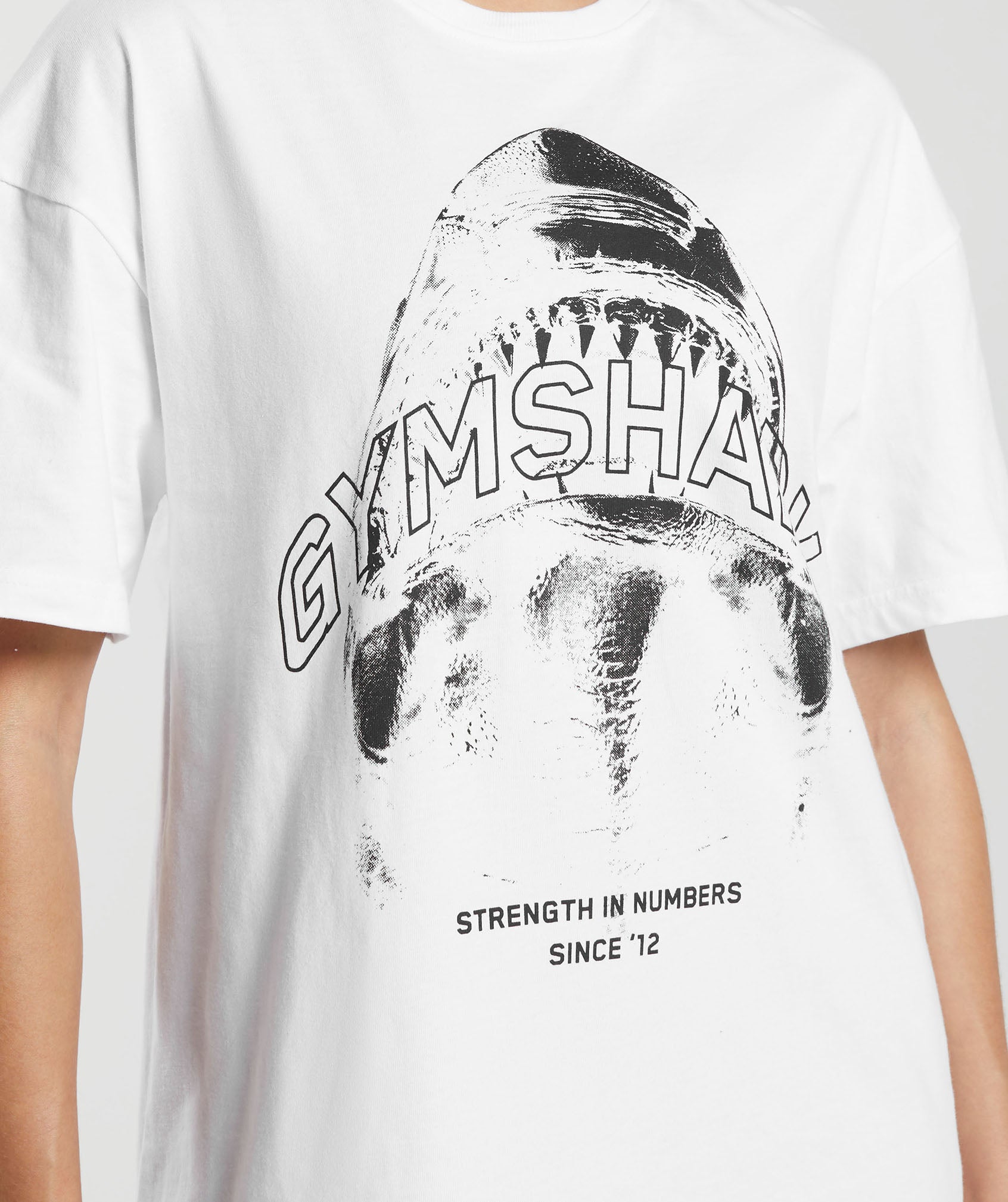 gymshark-shark-attack-oversized-t-shirt-white-aw23