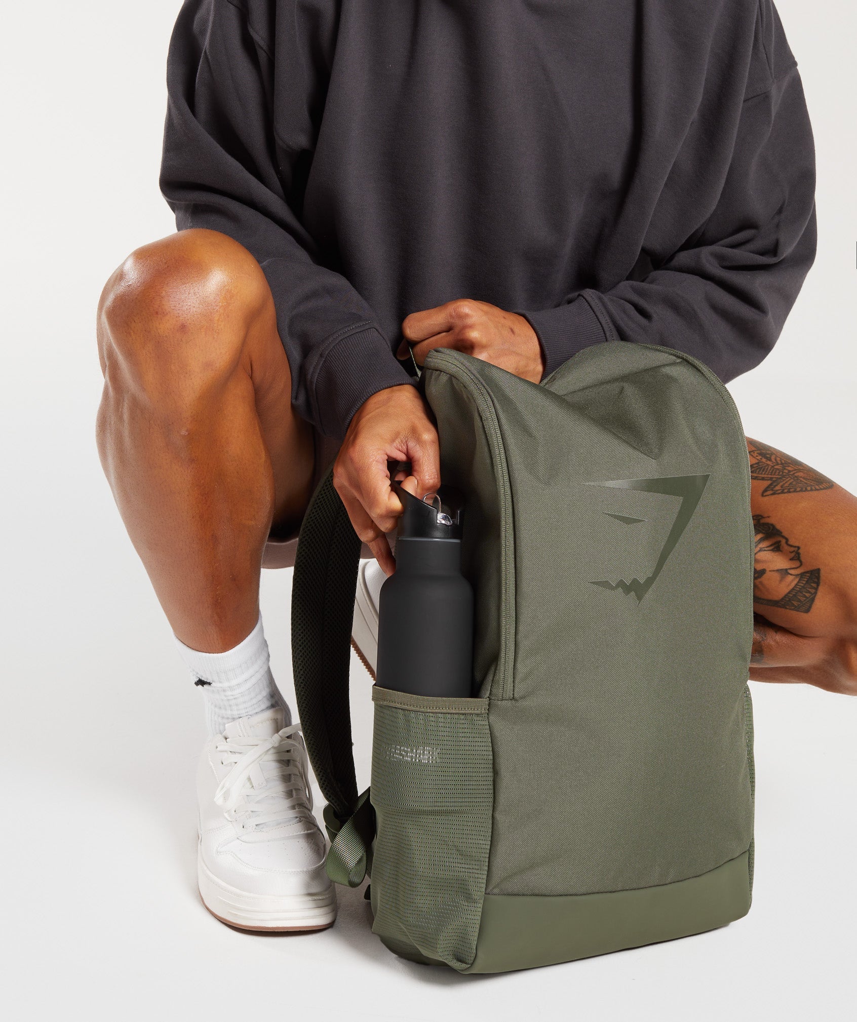 gymshark-sharkhead-backpack-core-olive-aw23