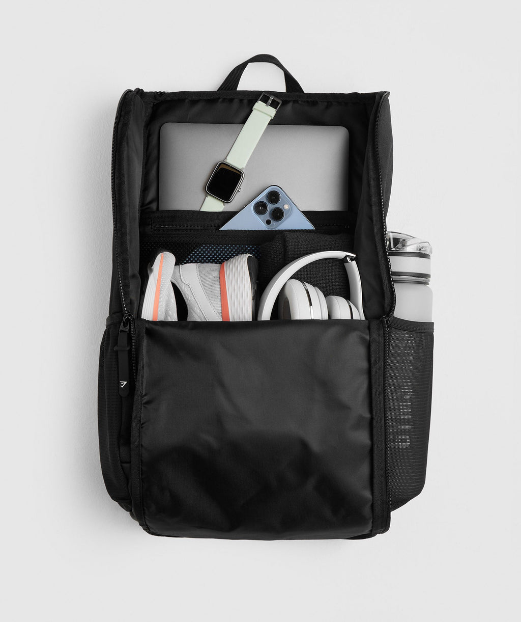 gymshark-sharkhead-backpack-black-aw22